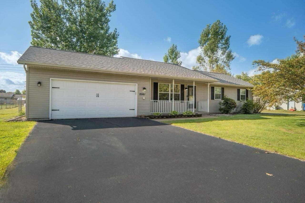 Property Photo:  2061 Prairie Meadow Drive  WI 54455 