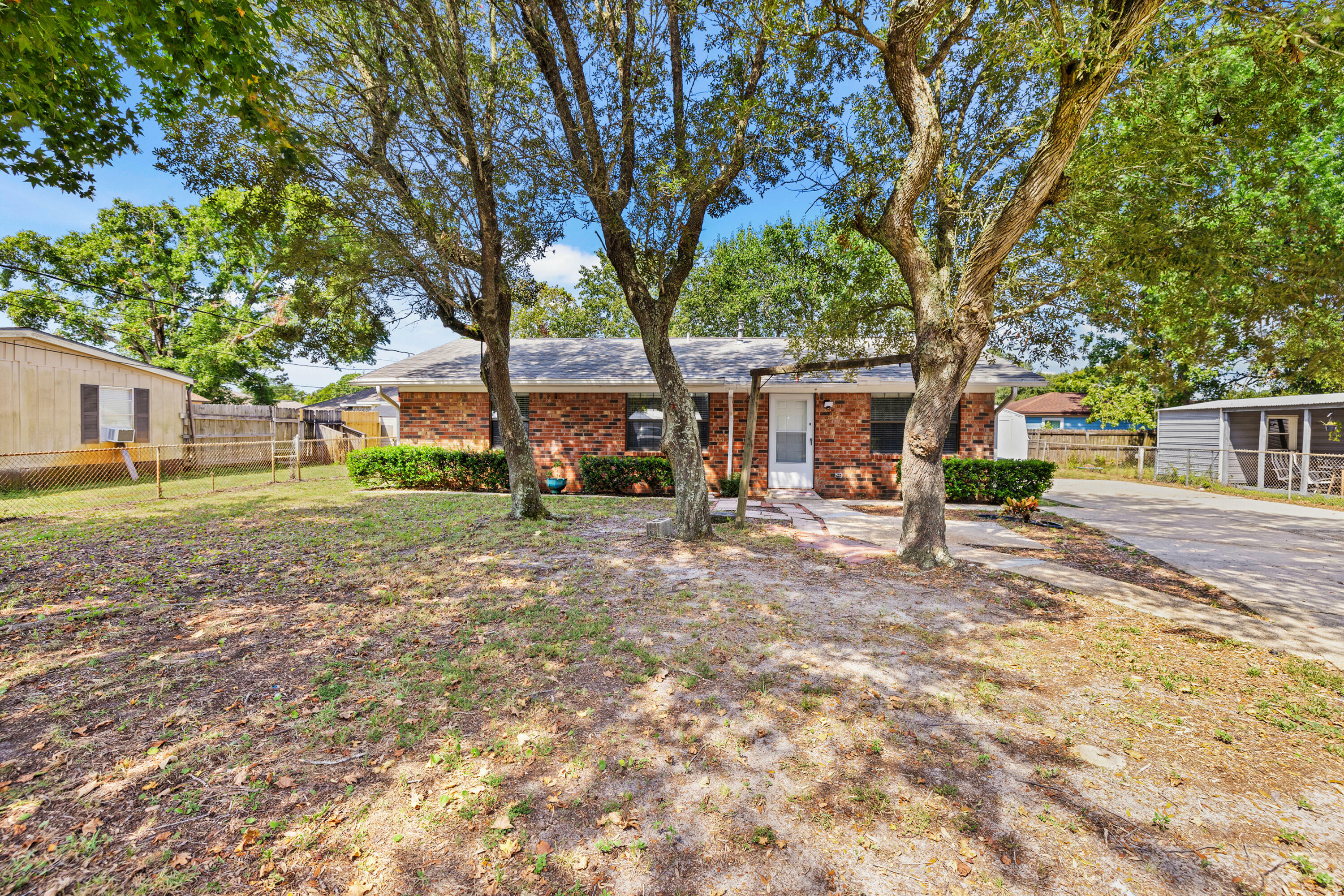 Property Photo:  205 Squirrel Haven Road  FL 32569 