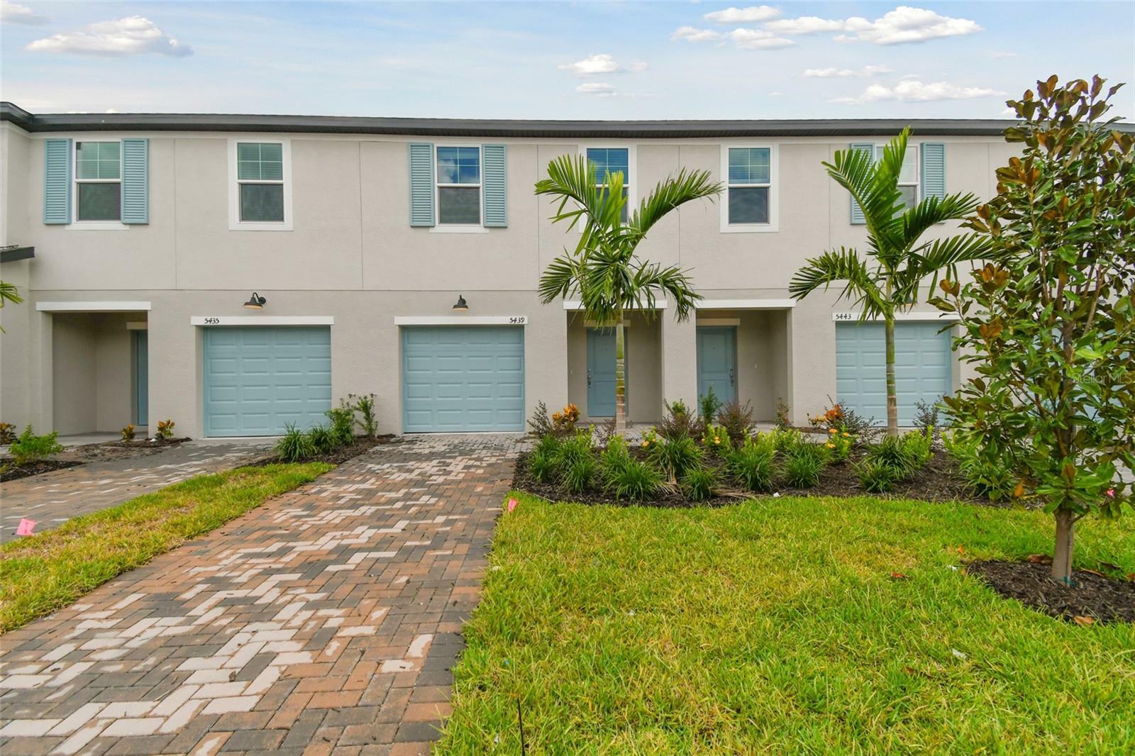 Property Photo:  5439 Tripoli Drive  FL 34221 