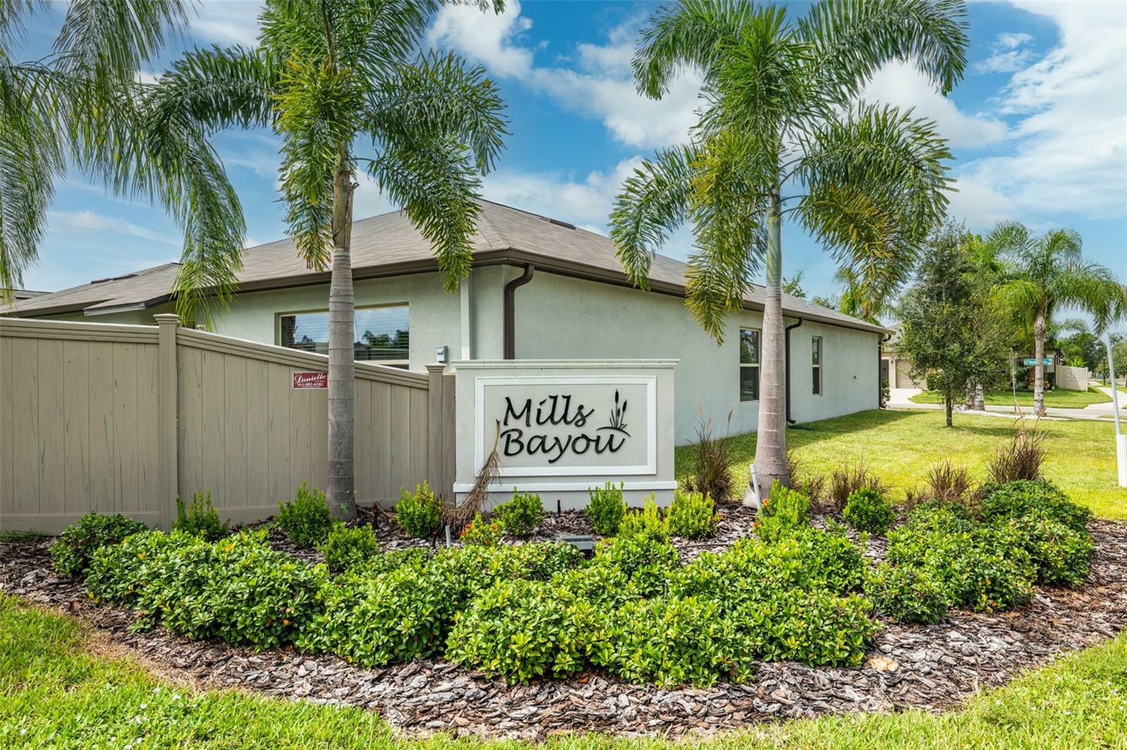 Property Photo:  921 Timeless Moss Drive  FL 33570 