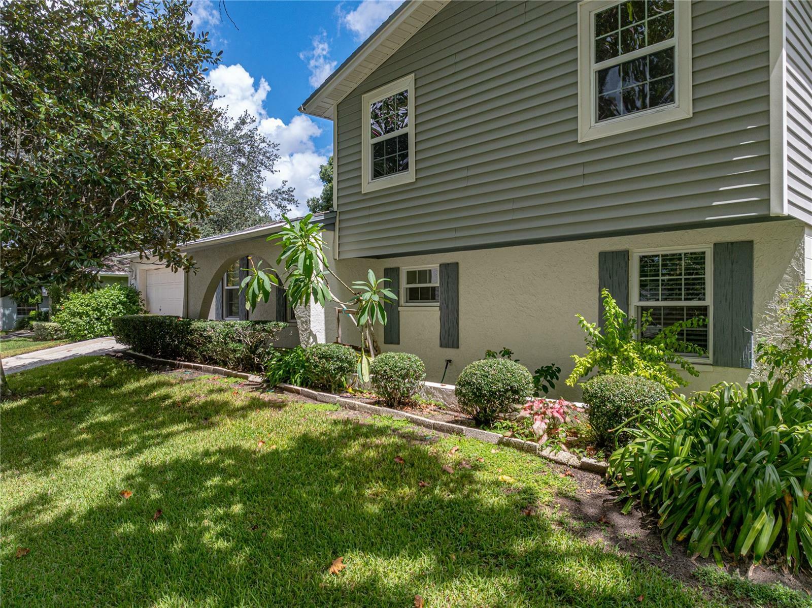 Property Photo:  507 Hillpine Way  FL 33510 