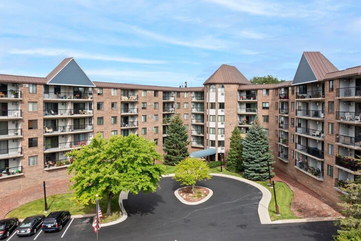 2601 Kenzie Terrace 114  Saint Anthony MN 55418 photo