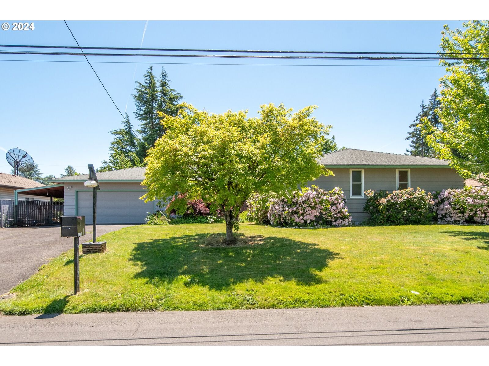 Property Photo:  14716 NE Schuyler St  OR 97230 