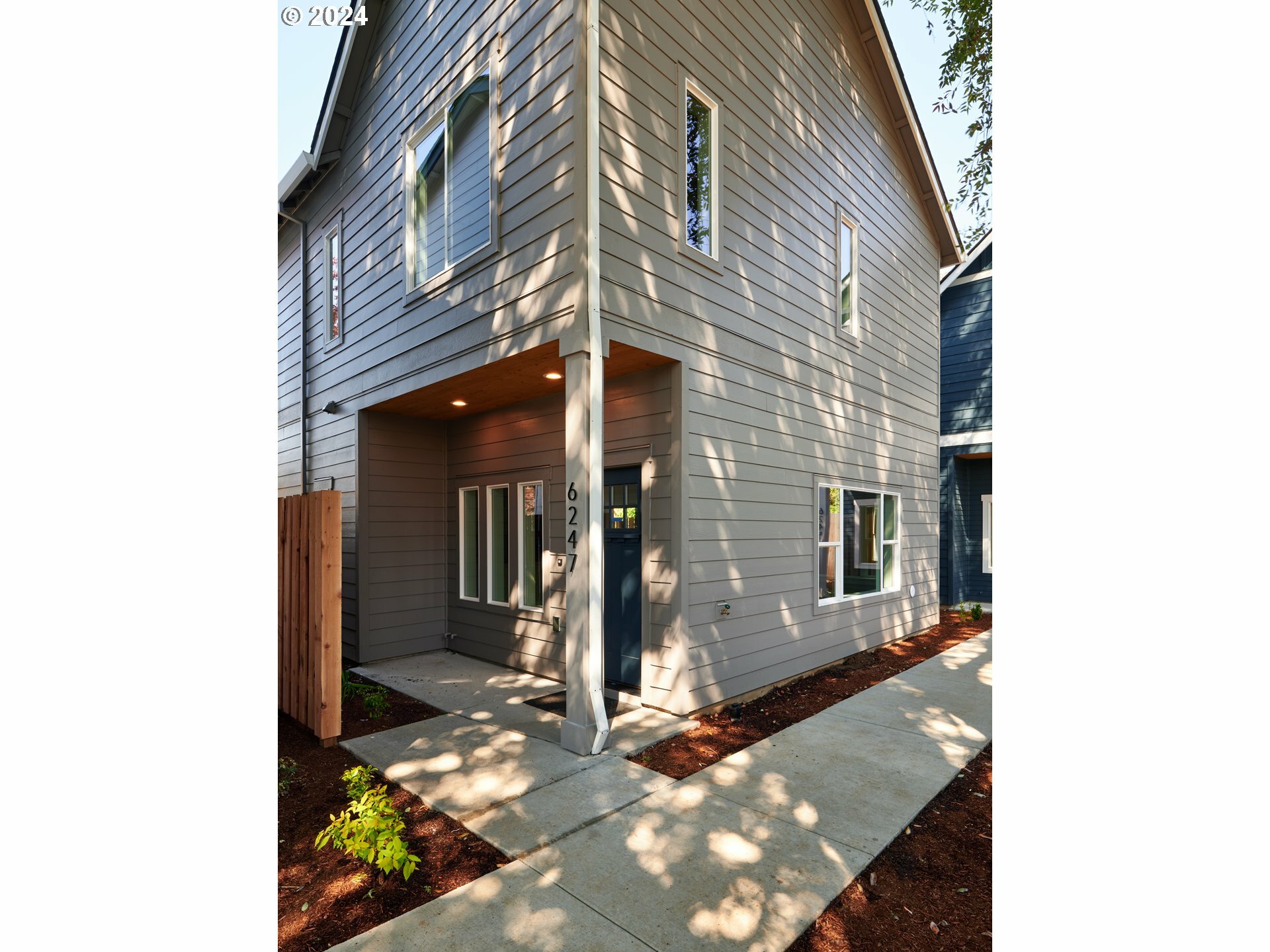 Property Photo: 6247 N Olympia St OR 97203