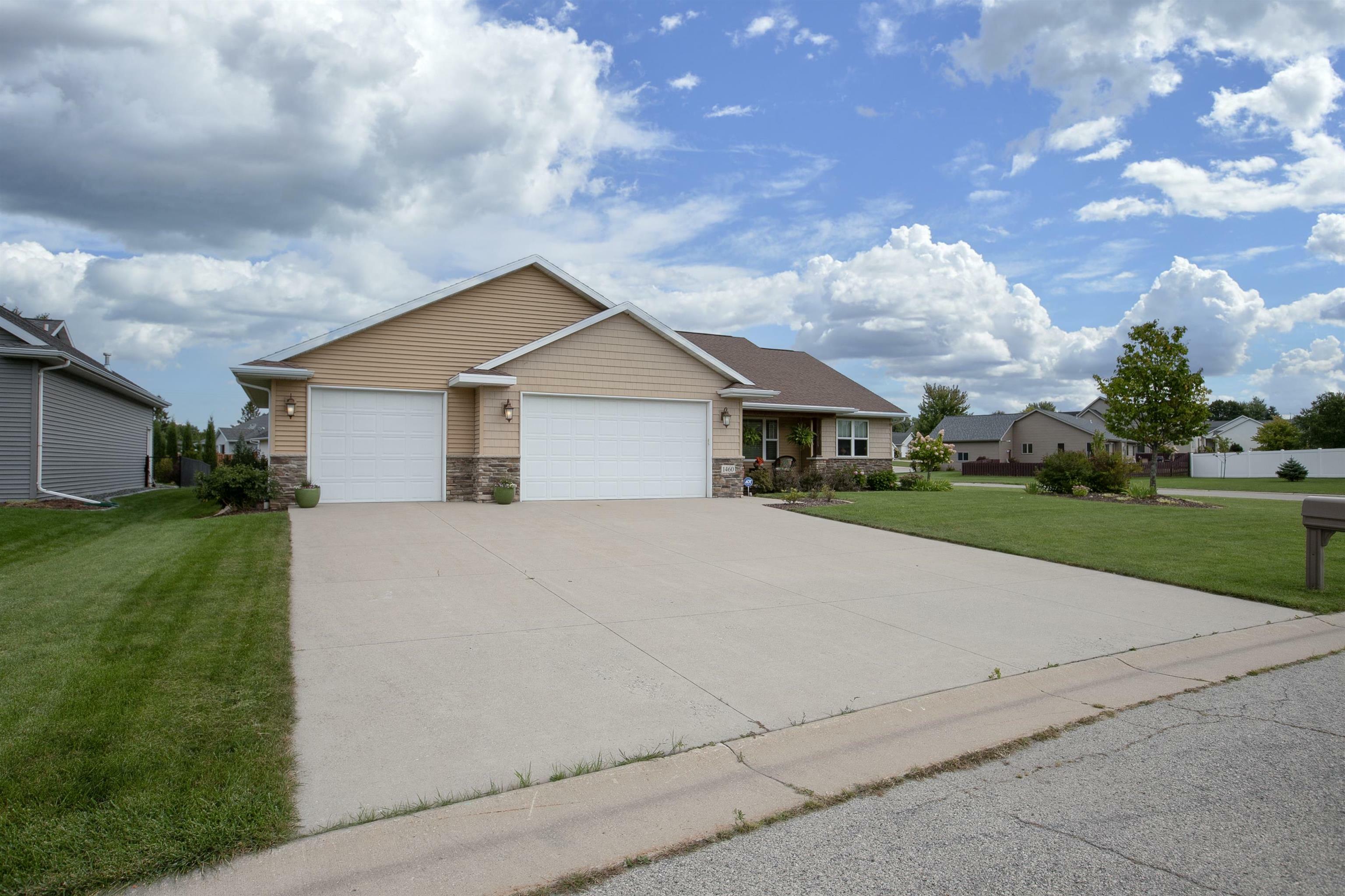 Property Photo:  1460 W Westchester Court  WI 54914 