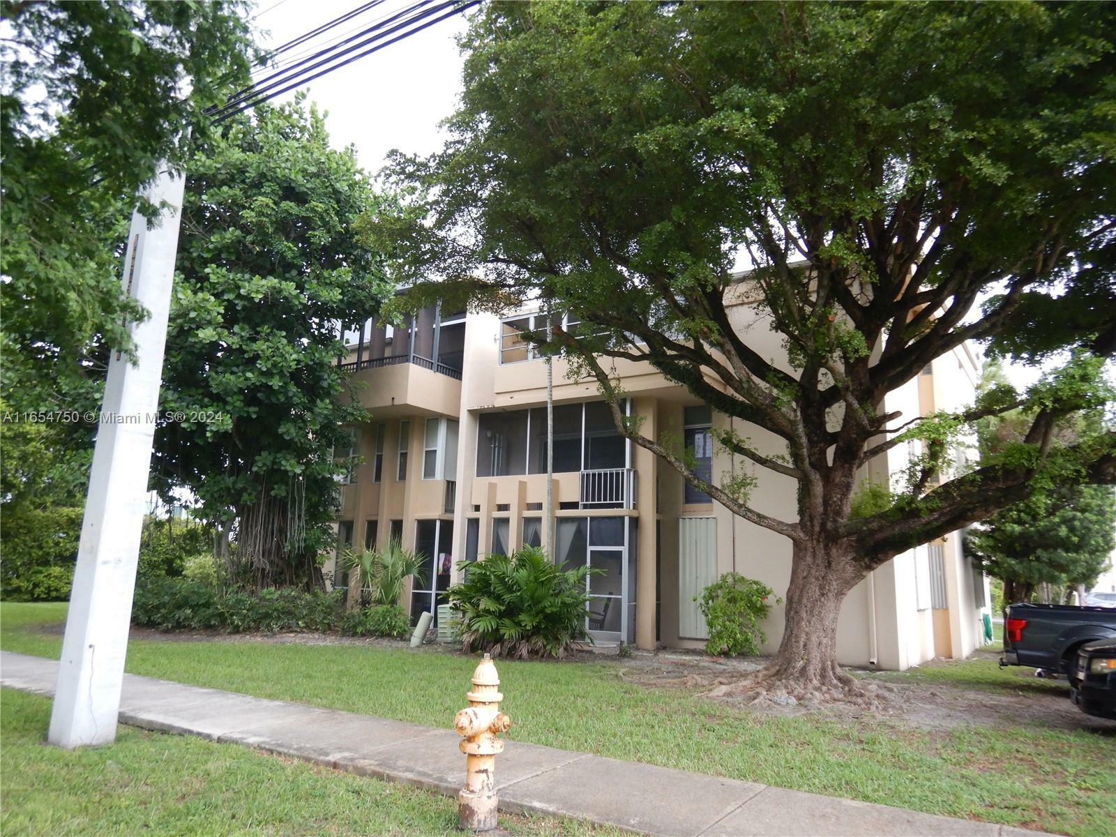 Property Photo:  9175 SW 77th Ave 301  FL 33156 