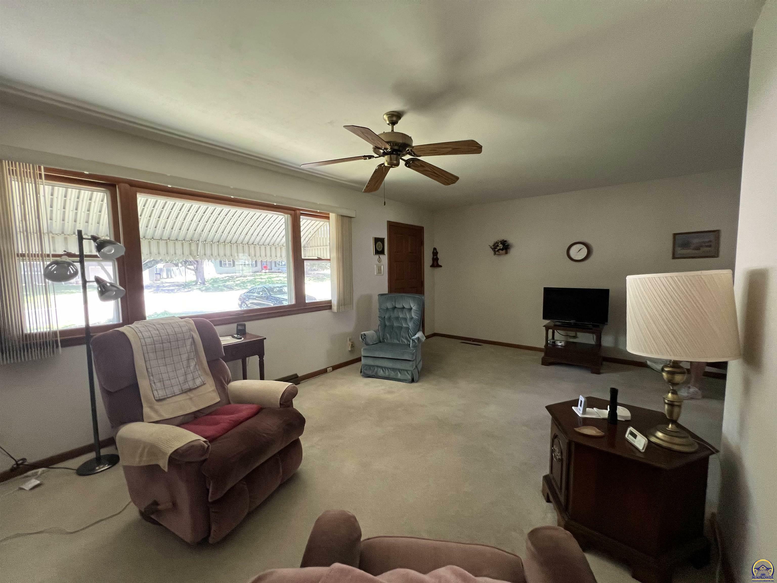 Property Photo:  5208 NE Ashby Ln  KS 66617 