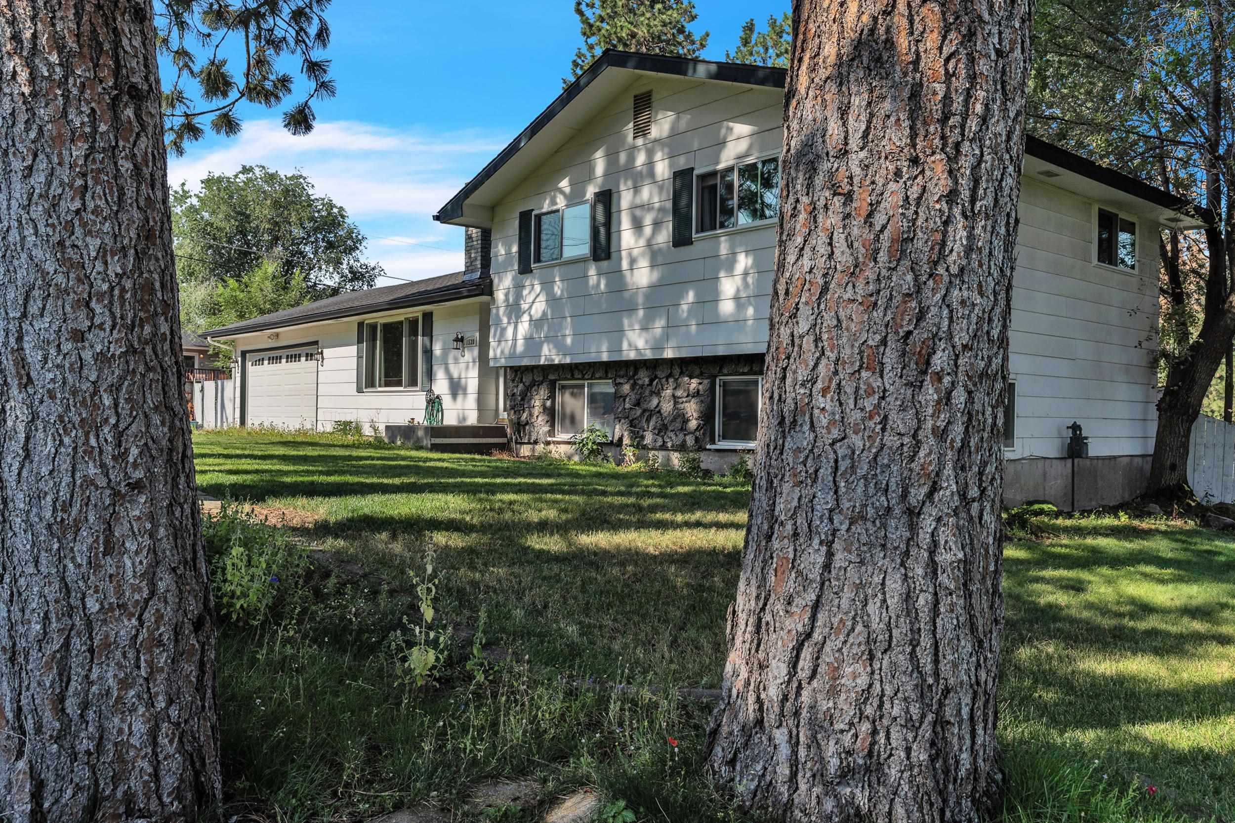 Property Photo:  1520 S Dyer Rd  WA 99212 