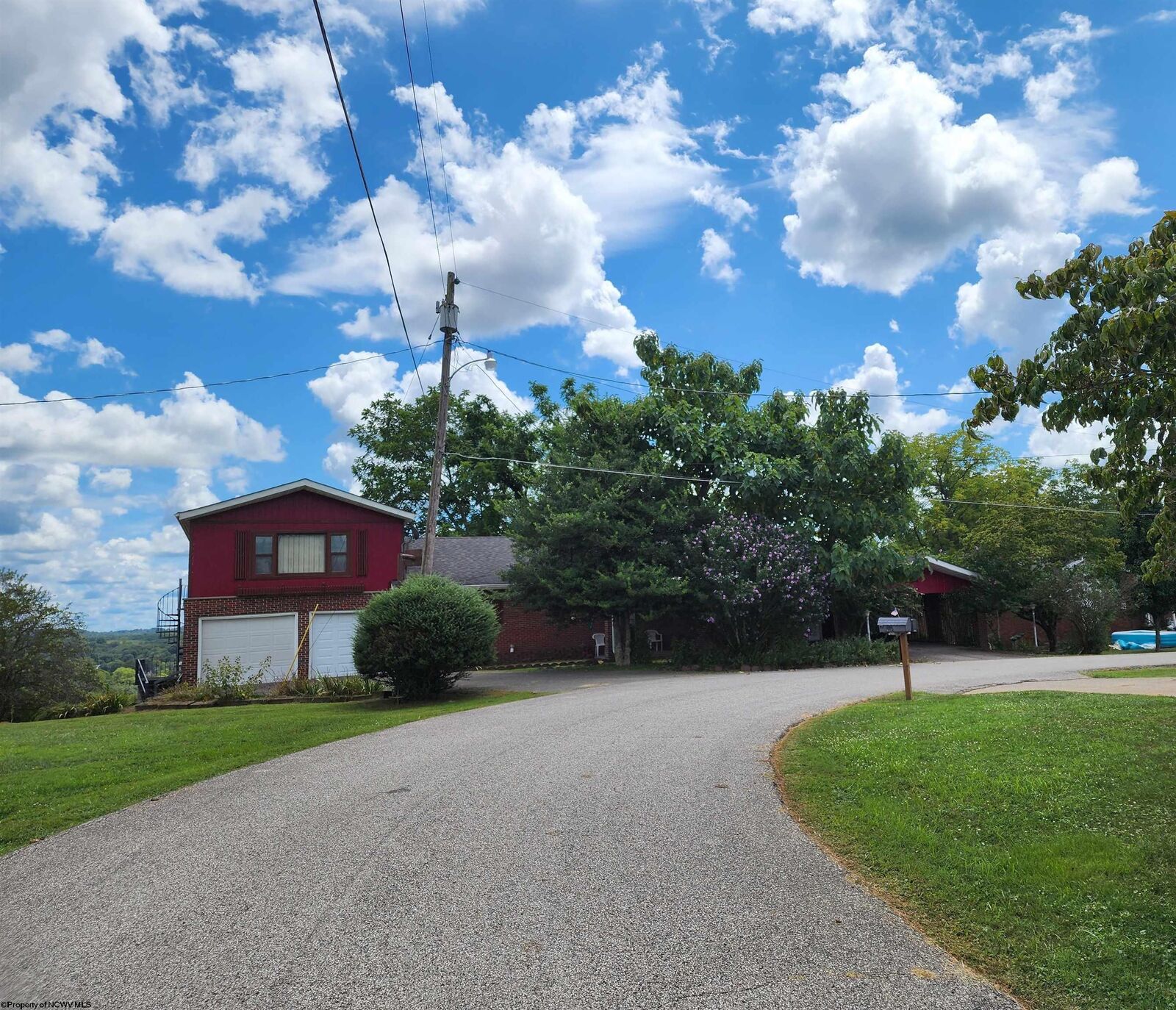 Property Photo: 413 Green Acres Circle WV 25276