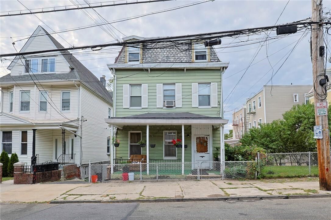 Property Photo:  209 Woodworth Avenue  NY 10701