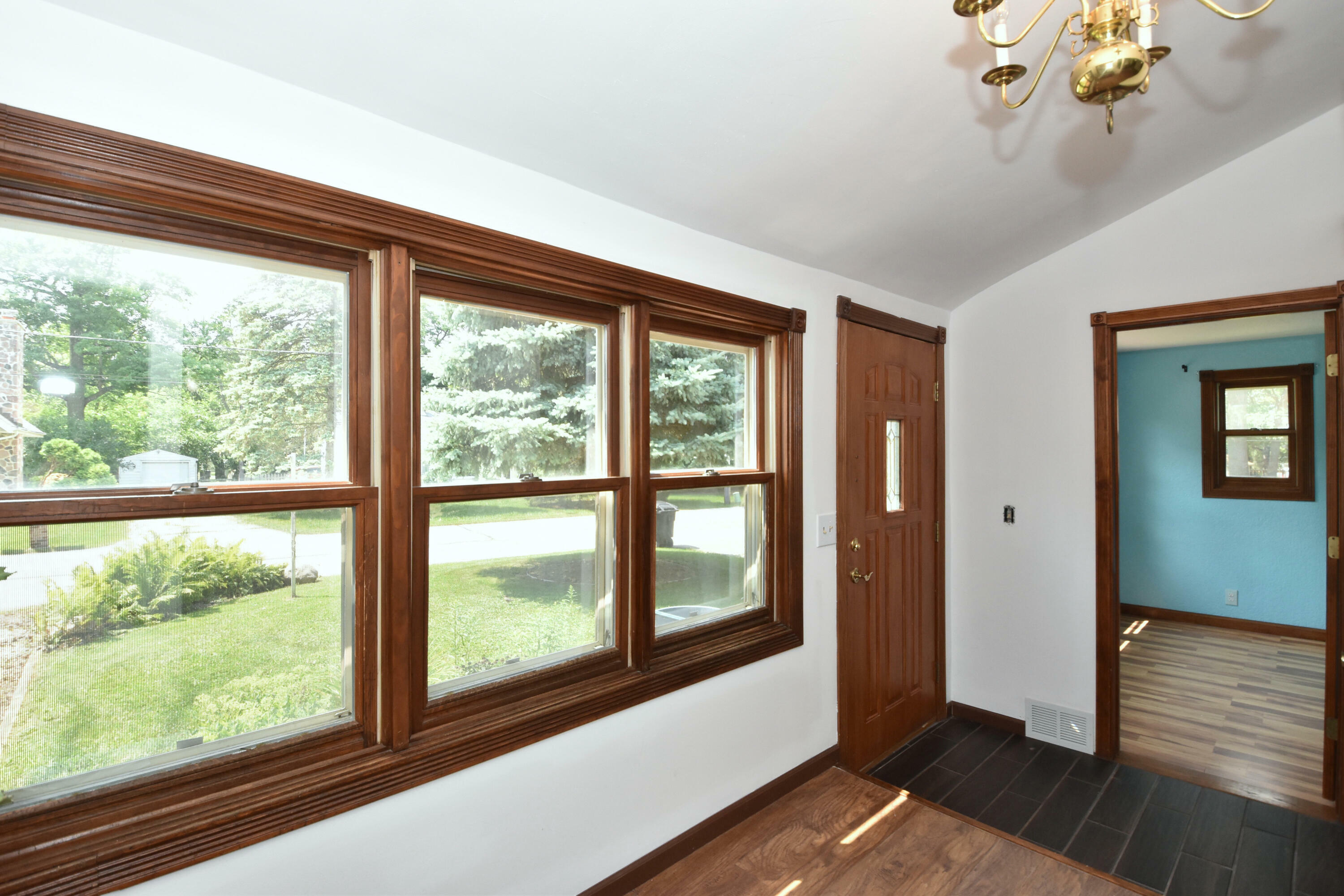 Property Photo:  W273n2672 Maple St  WI 53072 