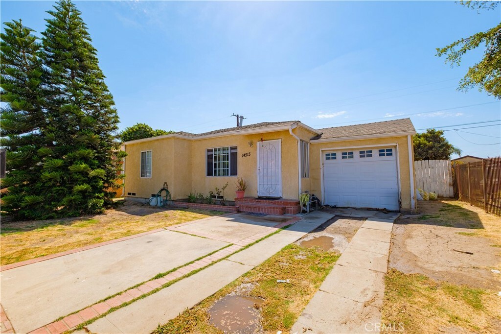 Property Photo: 14513 S Loness Avenue CA 90220