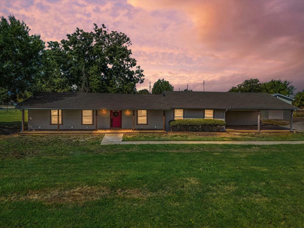 Property Photo:  801 Oak Lane Drive  TX 76058 