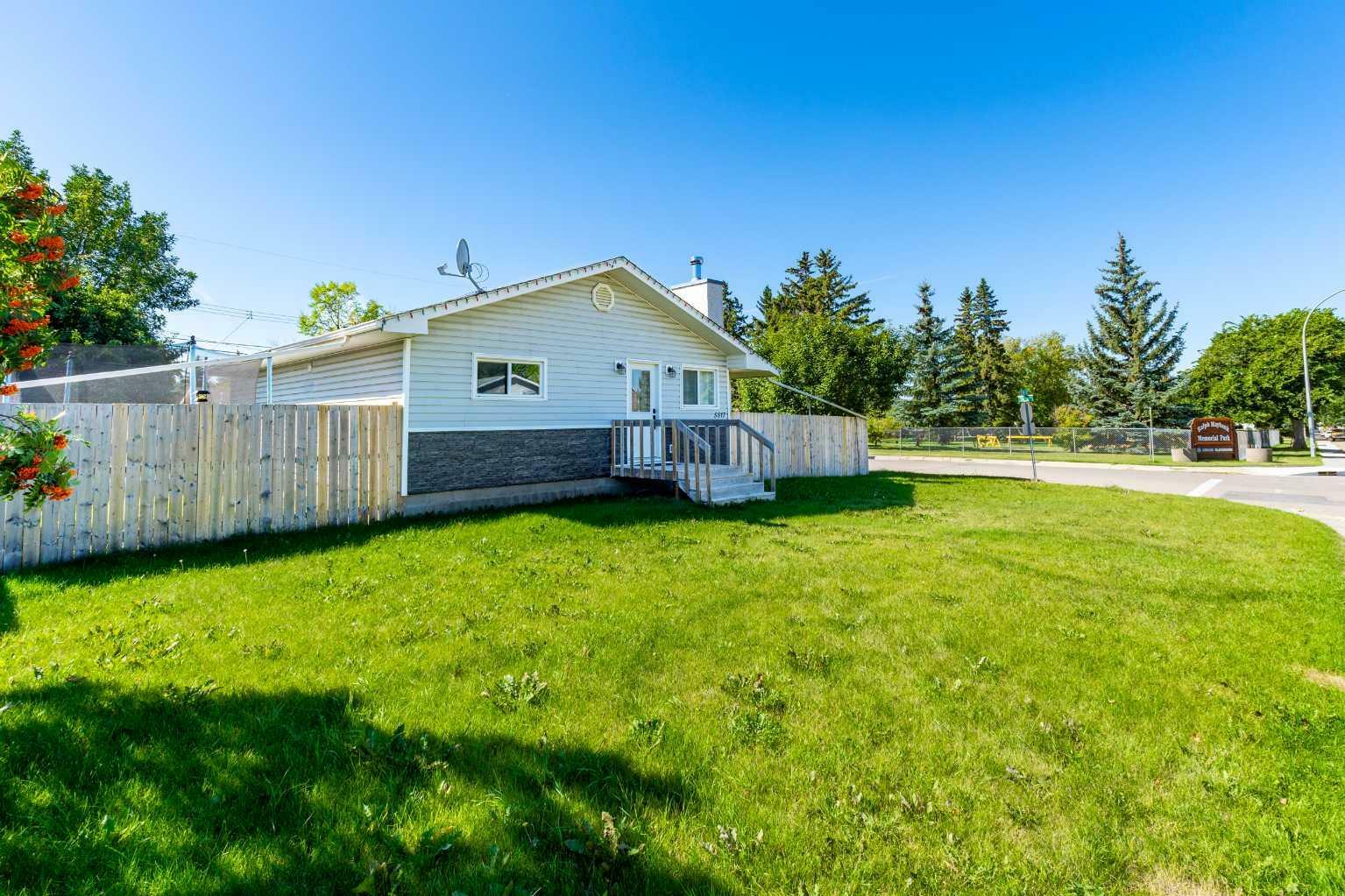 Property Photo:  5517 50 Street  AB T4H 1J1 