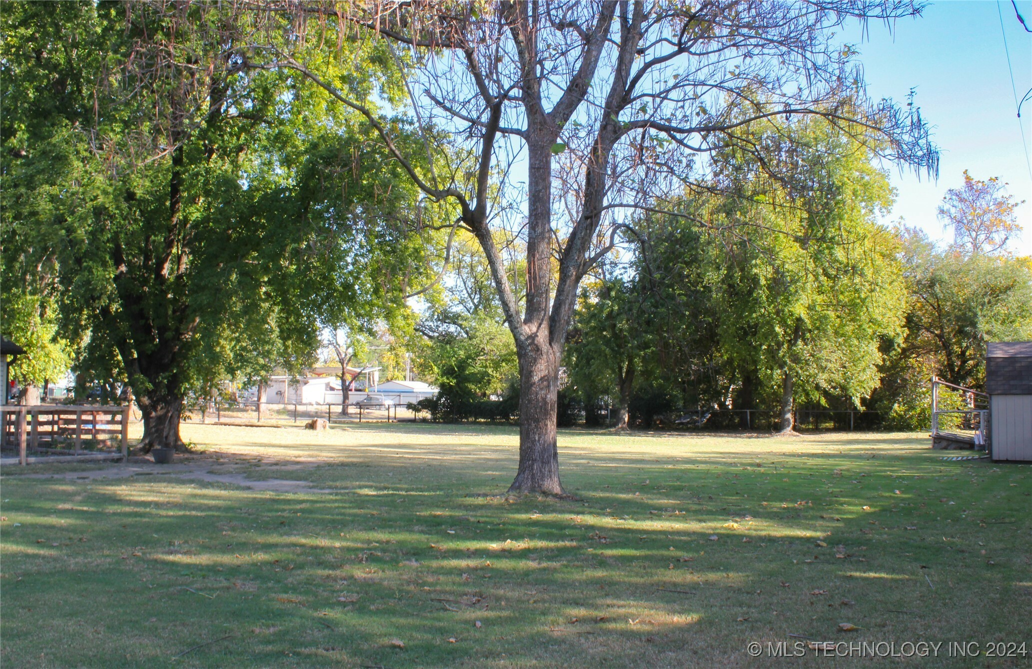 Property Photo:  401 W Hickory Avenue  OK 74434 