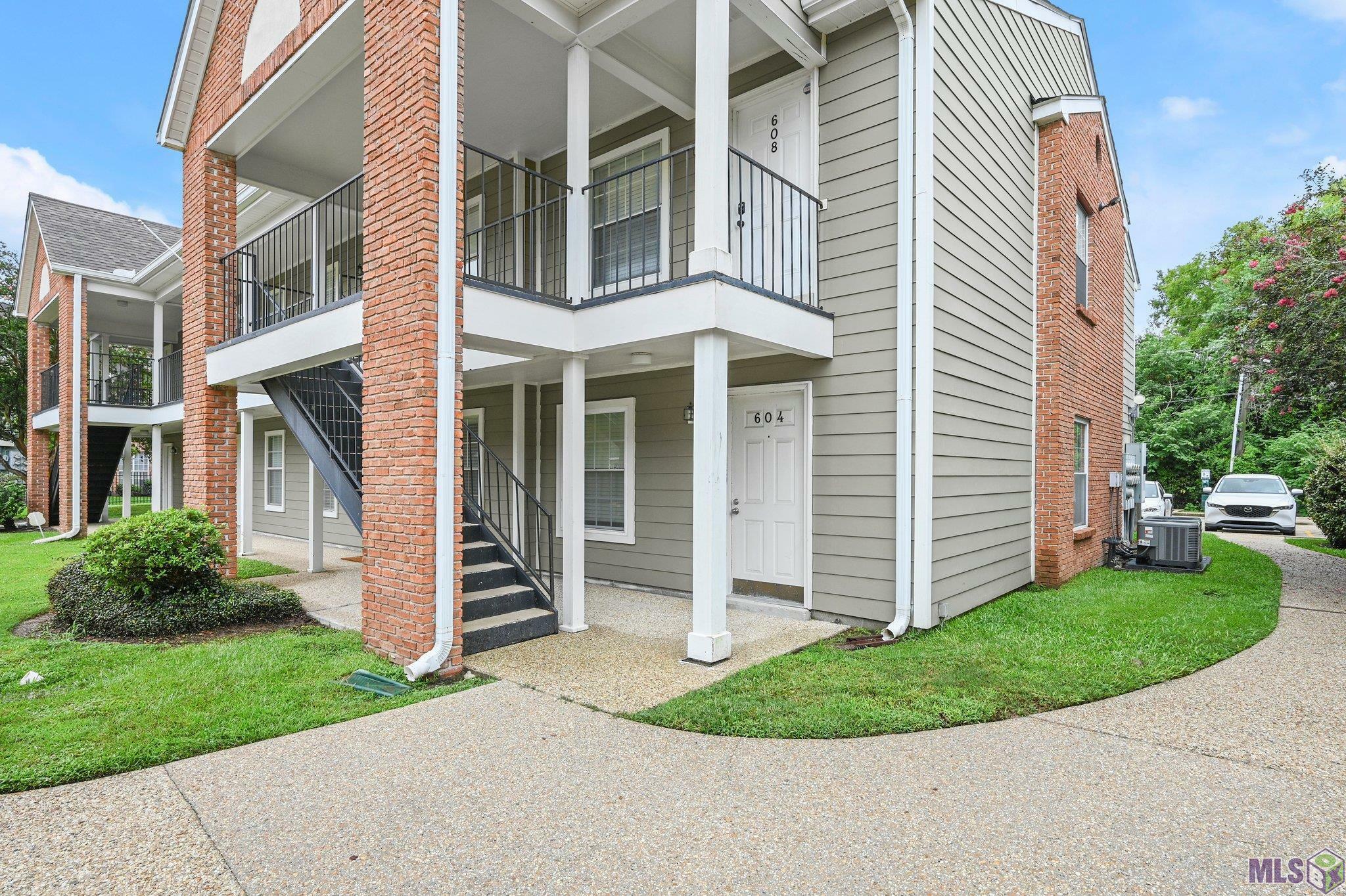 Property Photo: 141 E Boyd Dr #604 LA 70808