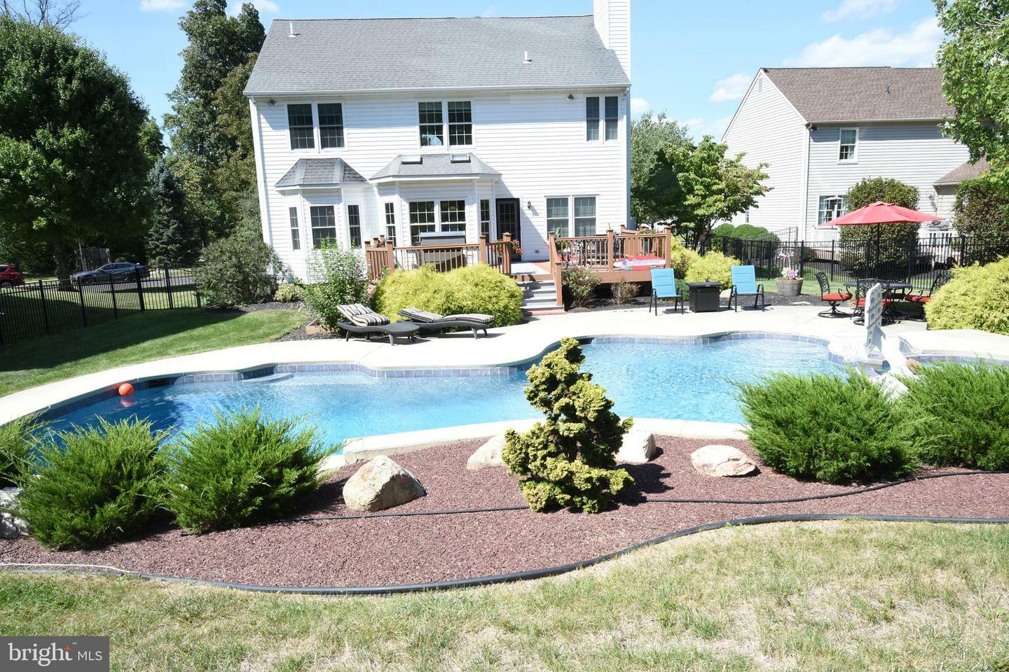 Property Photo:  1205 Scarlet Oak Drive  PA 18914 