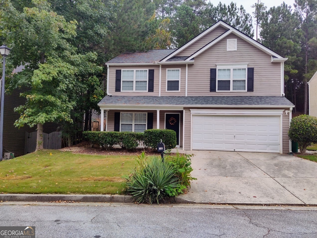 Property Photo:  423 Registry Bluff  GA 30087 