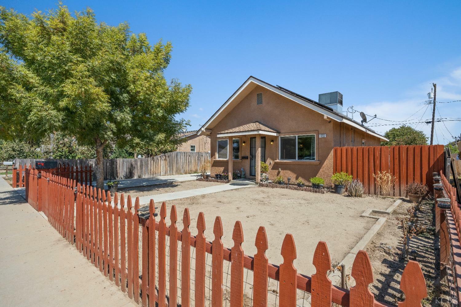 Property Photo:  1052 S Klein Avenue  CA 93654 