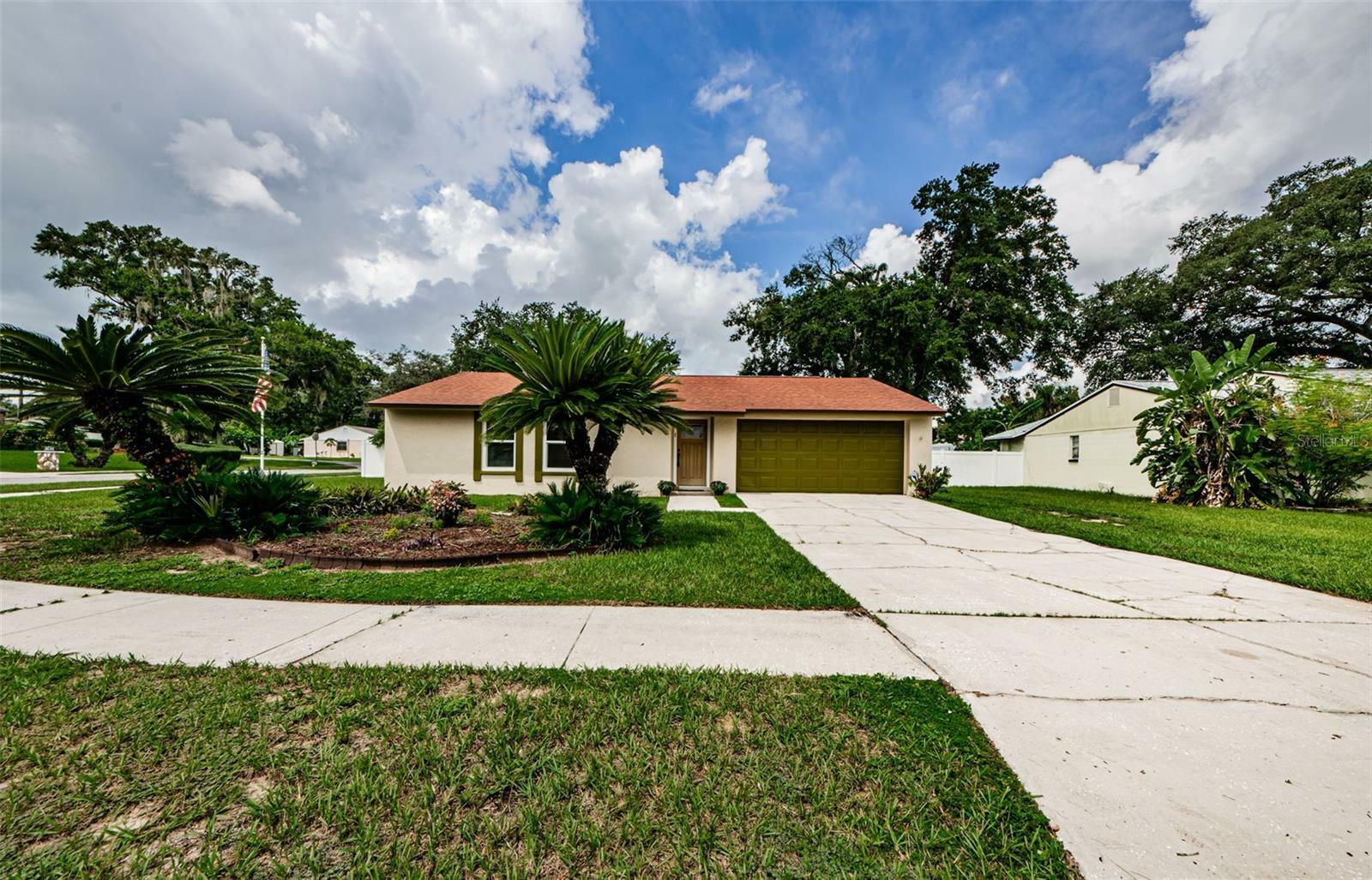 Property Photo:  3302 King Charles Circle  FL 33584 