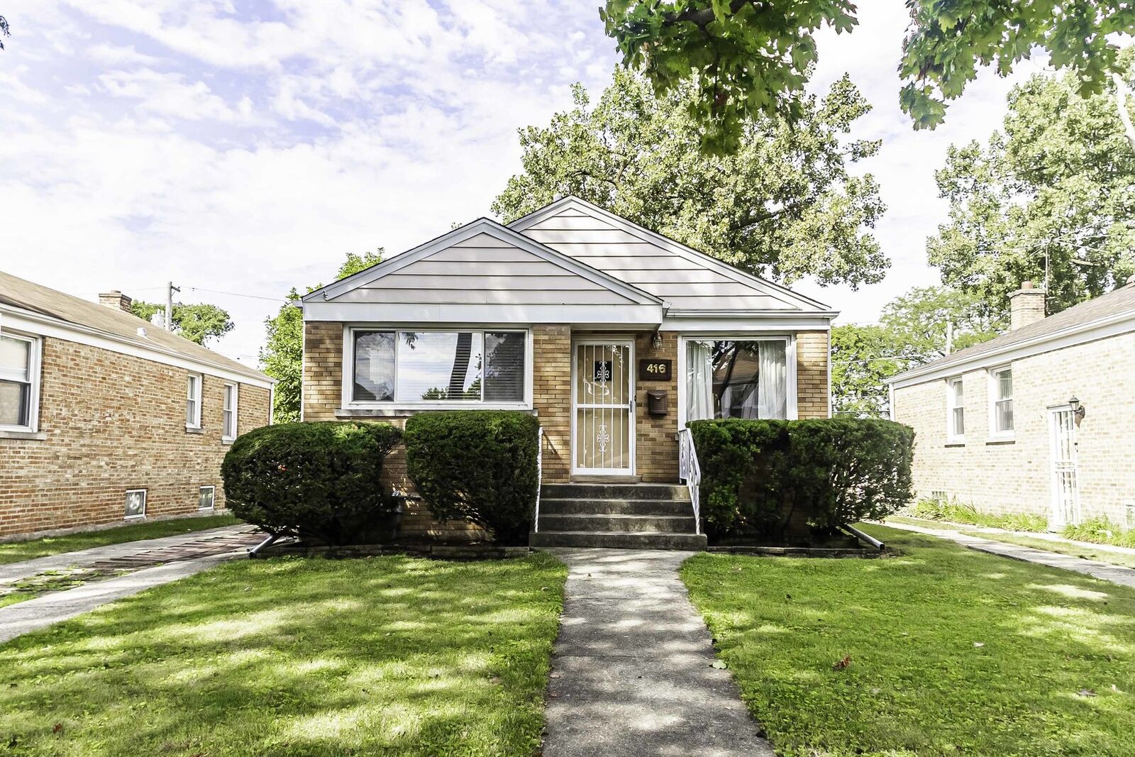 Property Photo:  416 Bellwood Avenue  IL 60104 