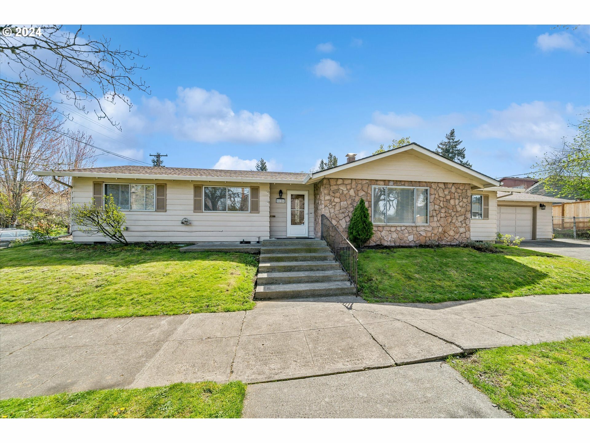 6126 NE Klickitat St  Portland OR 97213 photo