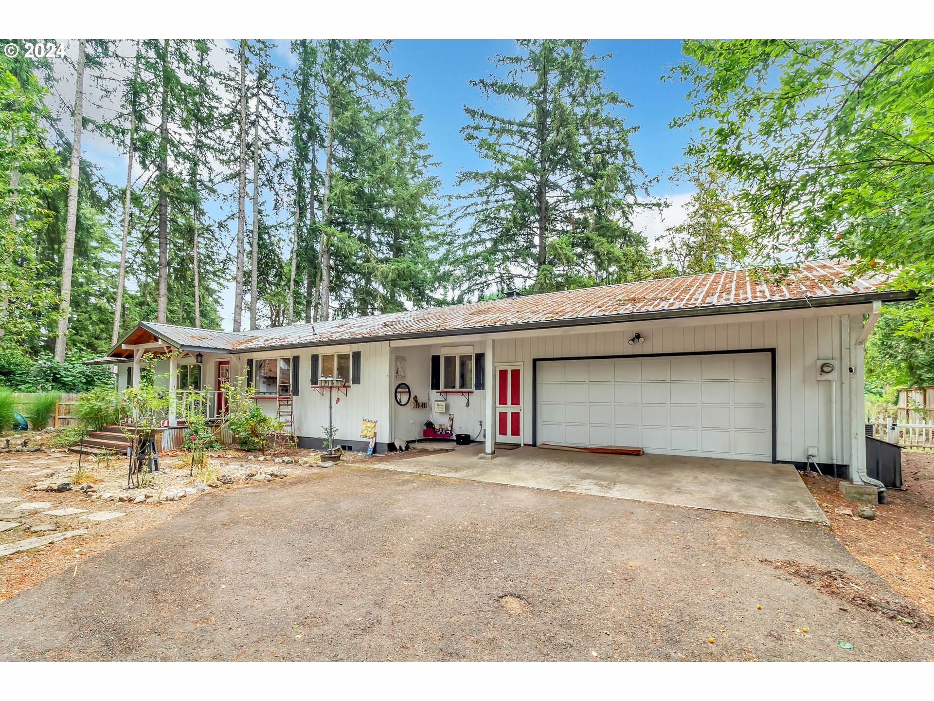 Property Photo:  37092 Row River Rd  OR 97434 