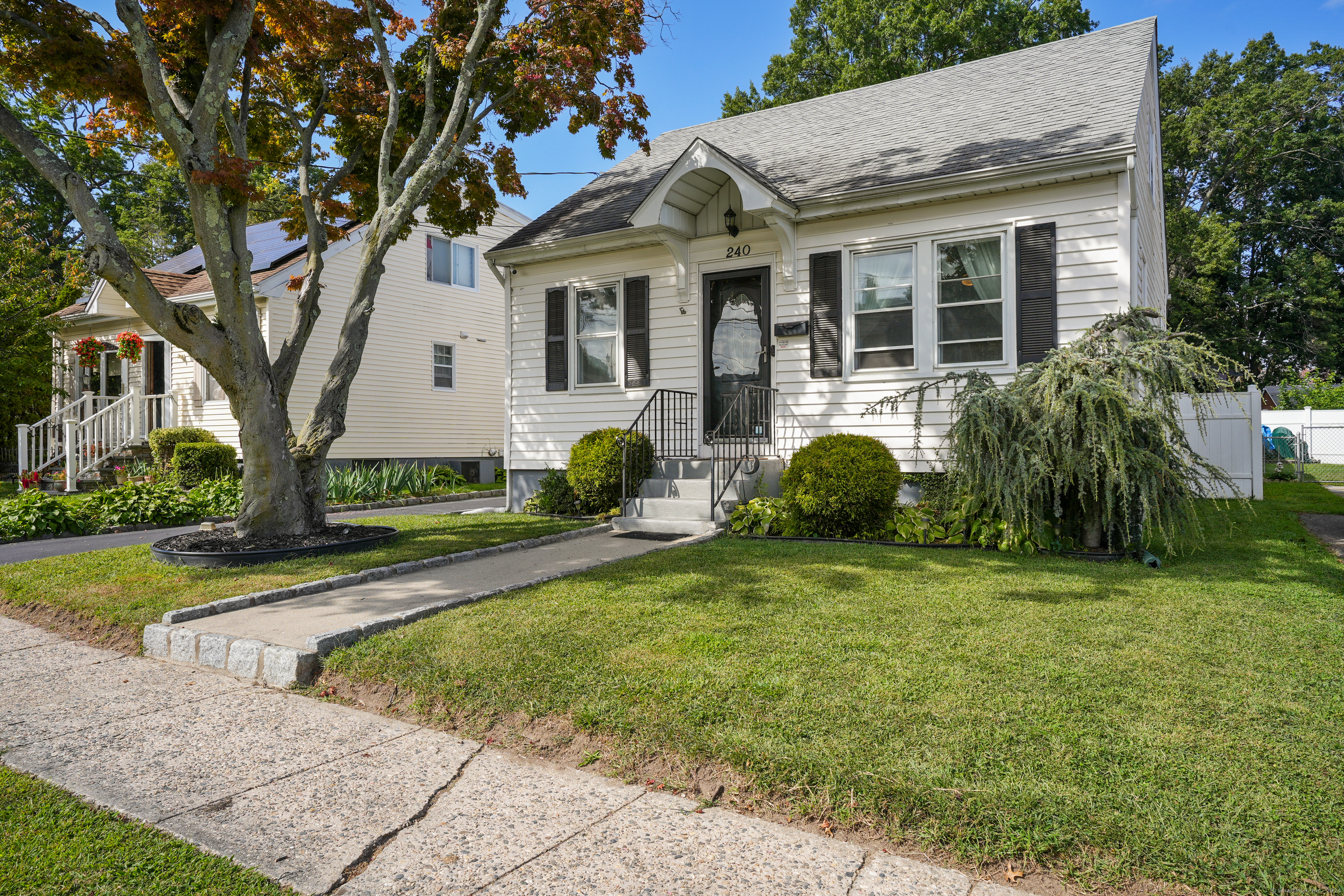 Property Photo:  240 Milford Avenue  CT 06615 