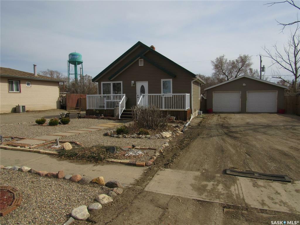 Property Photo:  206 7th Avenue W  SK S0L 2V0 