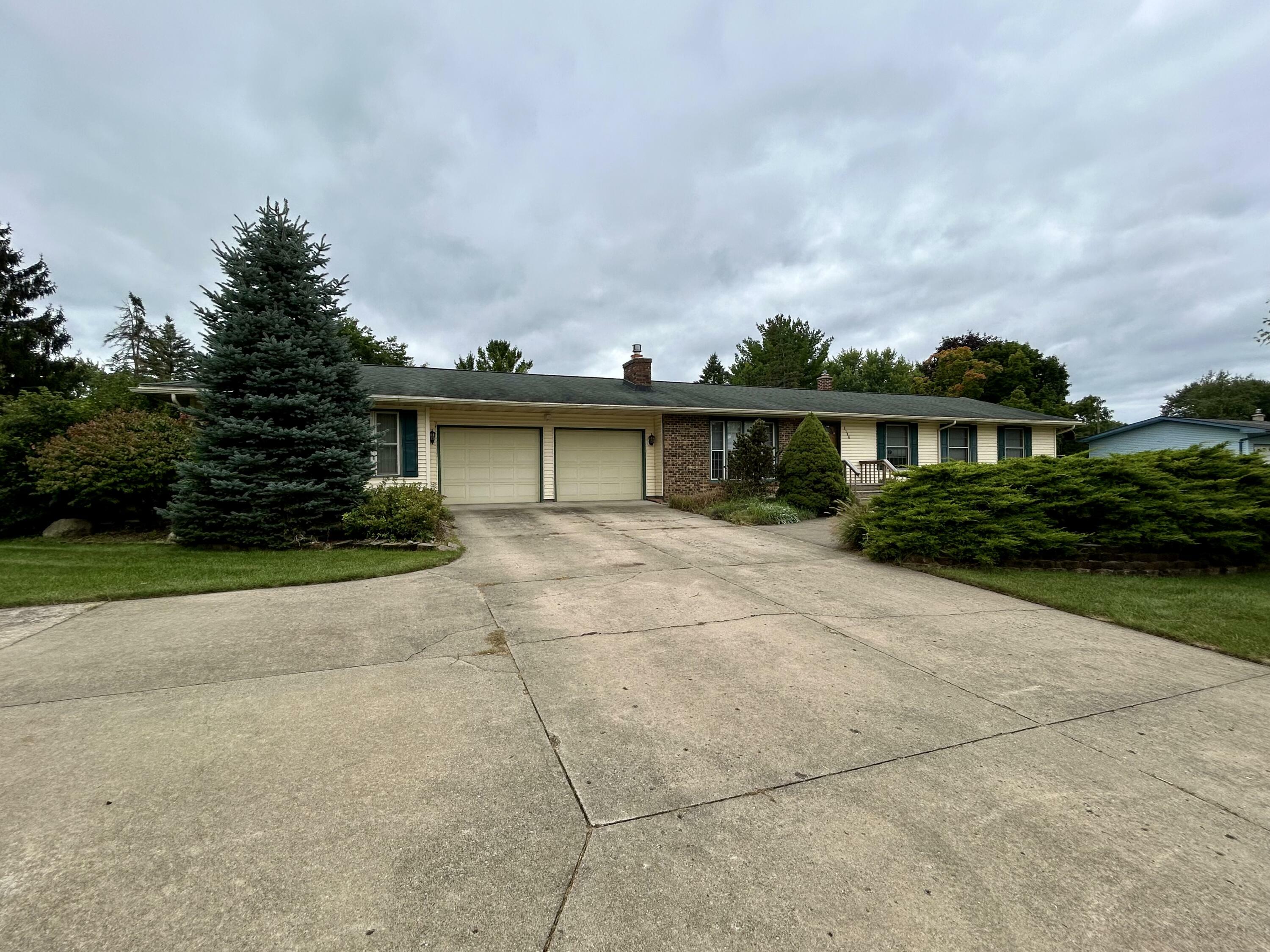 Property Photo:  2188 Candlewood Drive  MI 48813 