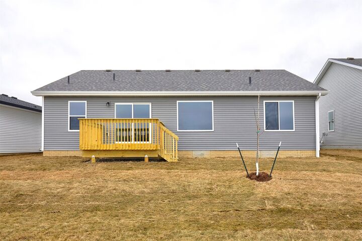 Property Photo:  1162 NW Petersen Drive  IA 50263 