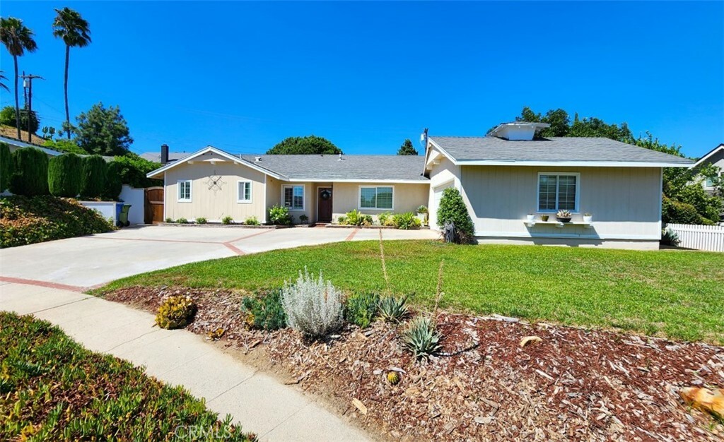 Property Photo:  17043 Galesberg Street  CA 91344 