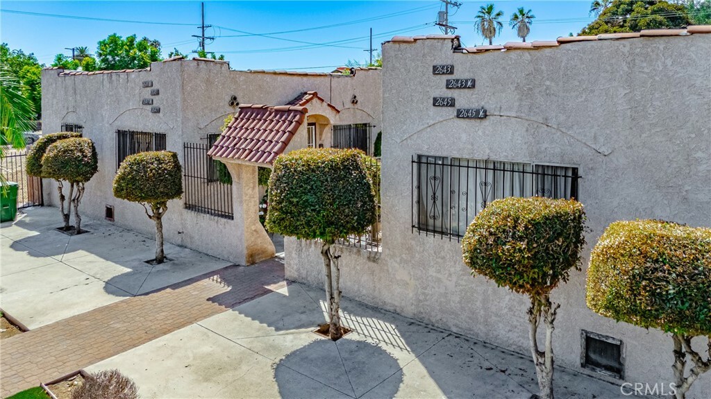 Property Photo:  2643 S Budlong Avenue  CA 90007 