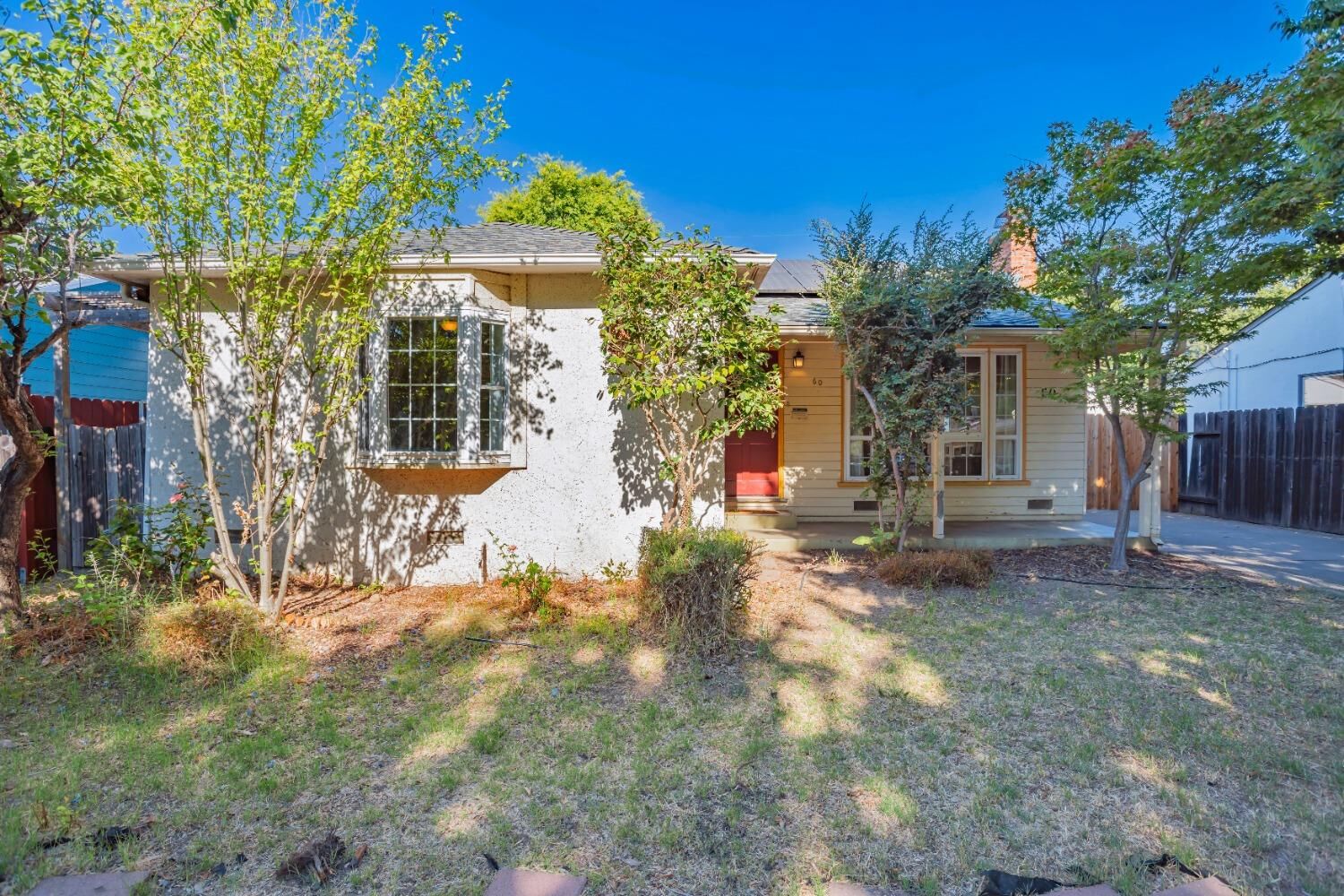 Property Photo: 60 Coloma Way CA 95819