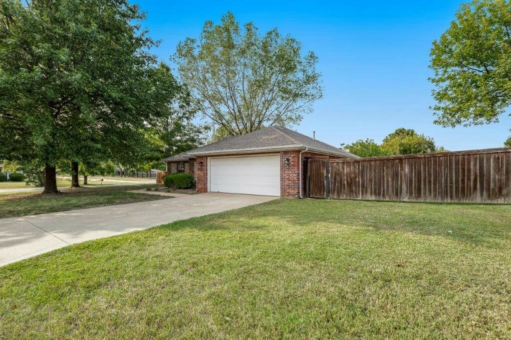 Property Photo:  502 Barker Avenue  AR 72745 