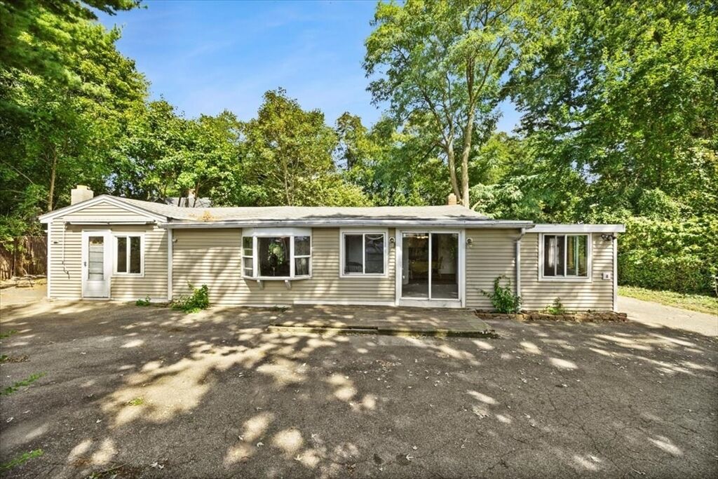 Property Photo:  6-R Cooper Sq  MA 02780 