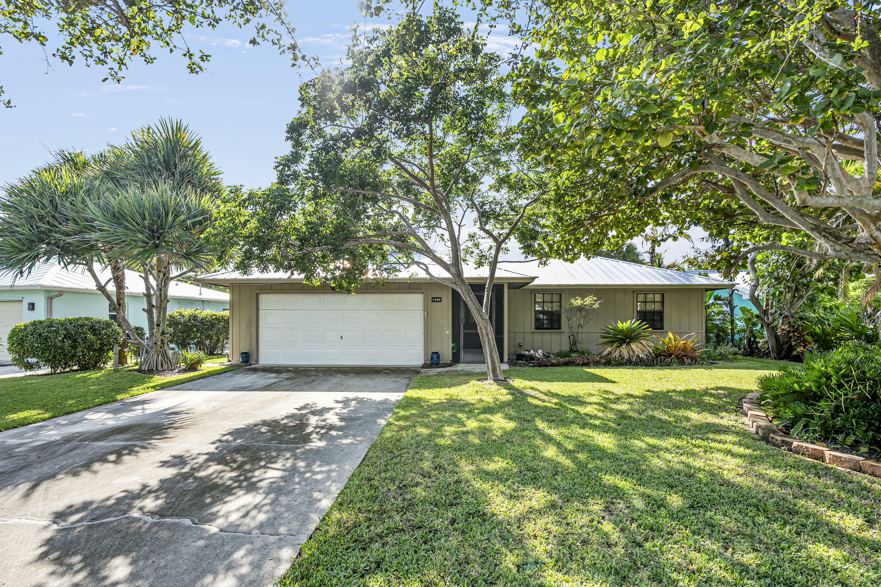 Property Photo:  1805 Eucalyptus Avenue  FL 34949 