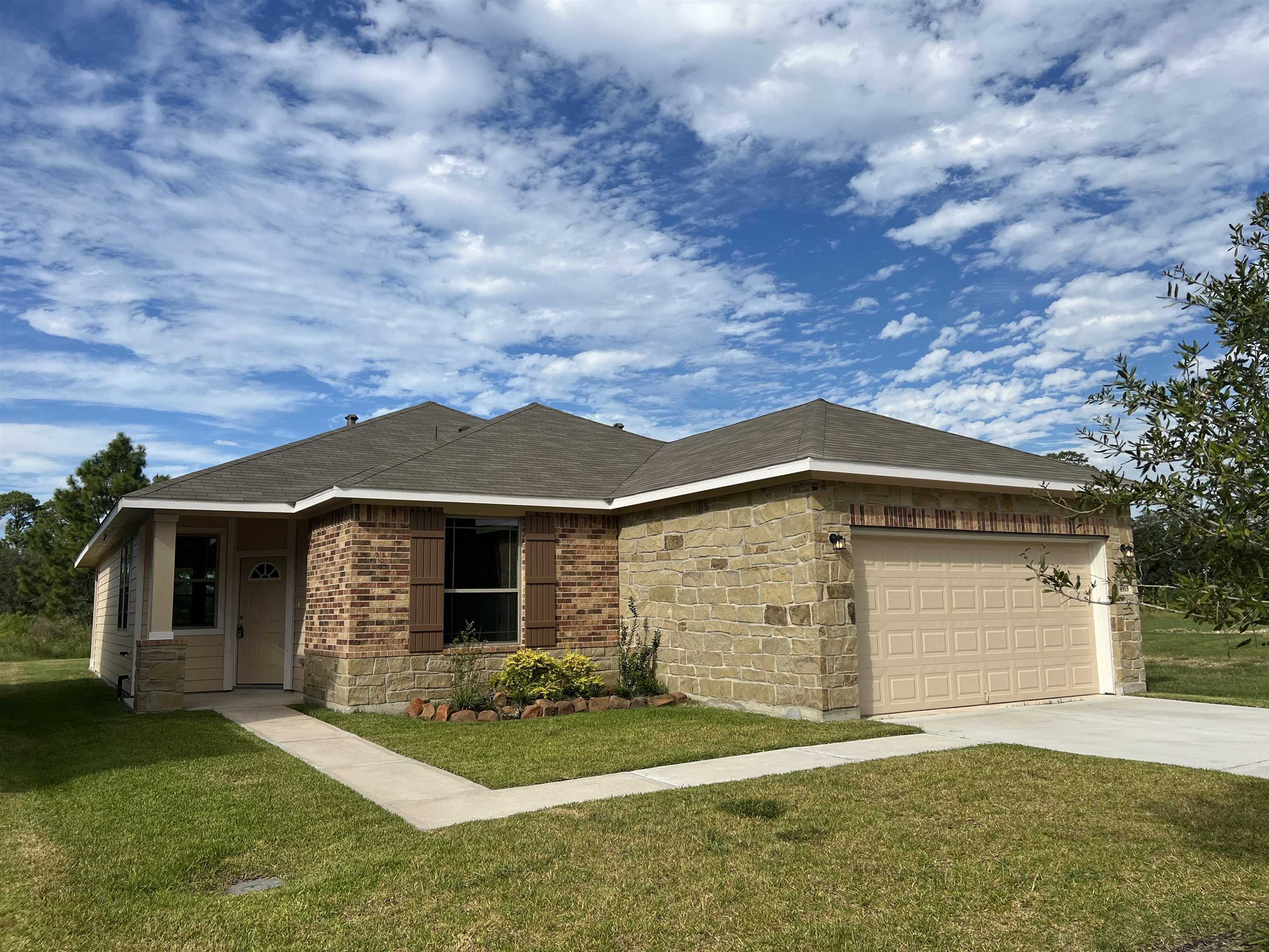 Property Photo:  14915 Country Club Road  TX 77705 