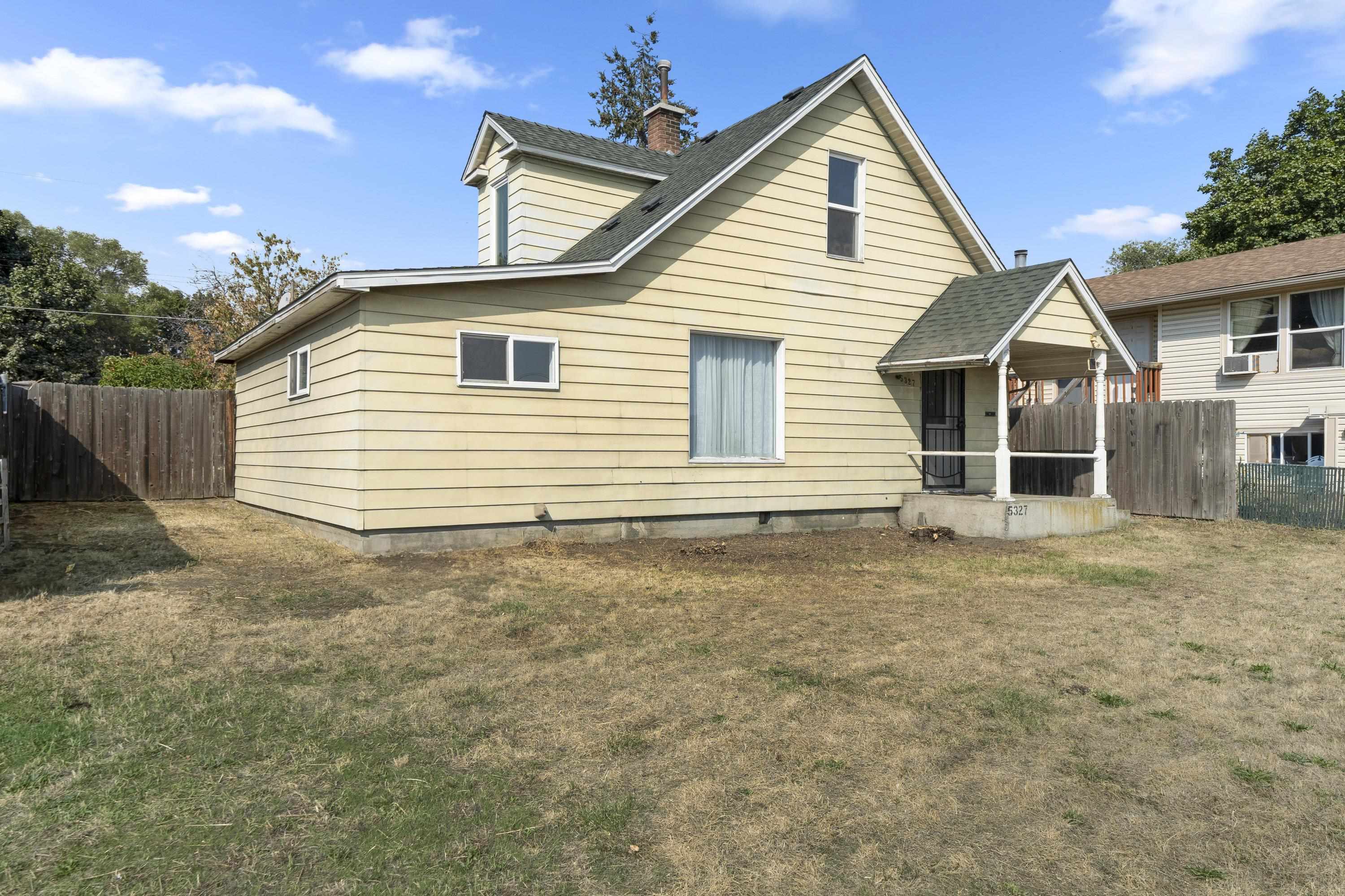 Property Photo:  5327 N Crestline St  WA 99207 