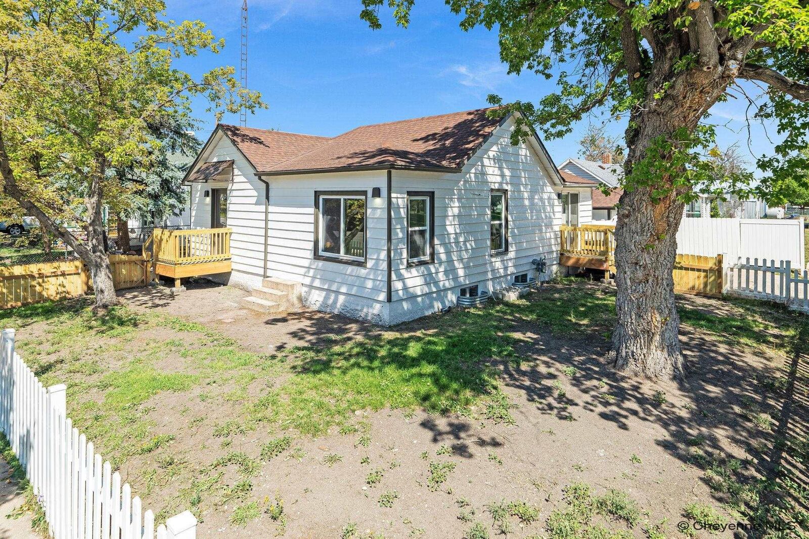 Property Photo: 801 House Ave WY 82007