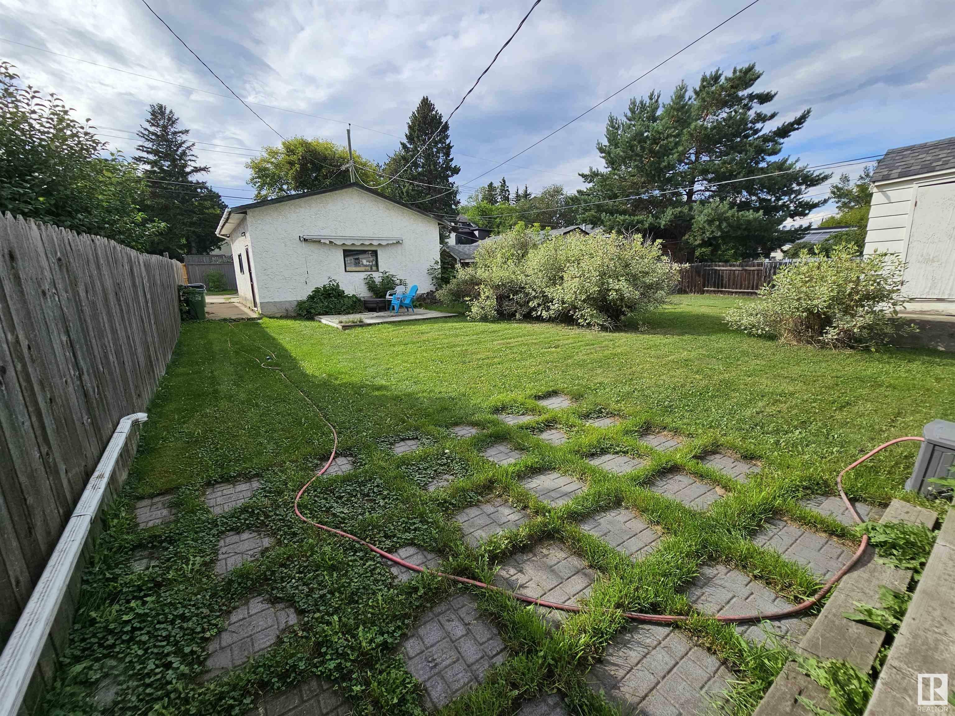 Property Photo:  10438 147 Street NW  AB T5N 3C5 