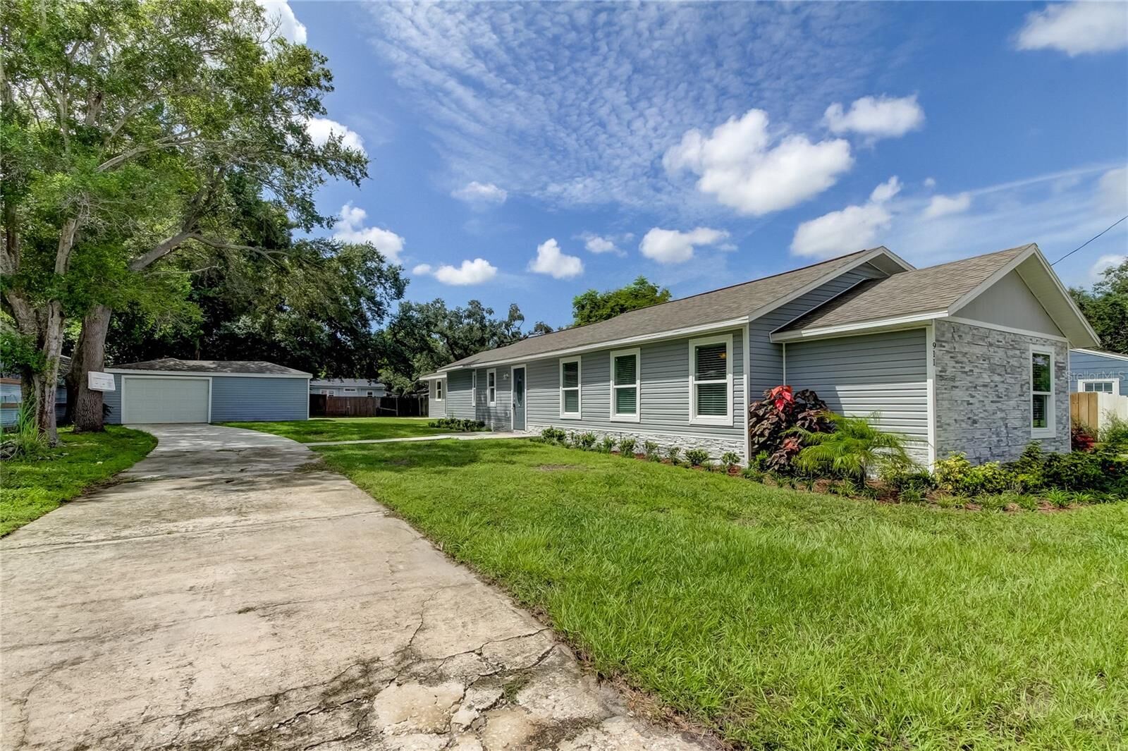 Property Photo:  911 8th Avenue SW  FL 33770 