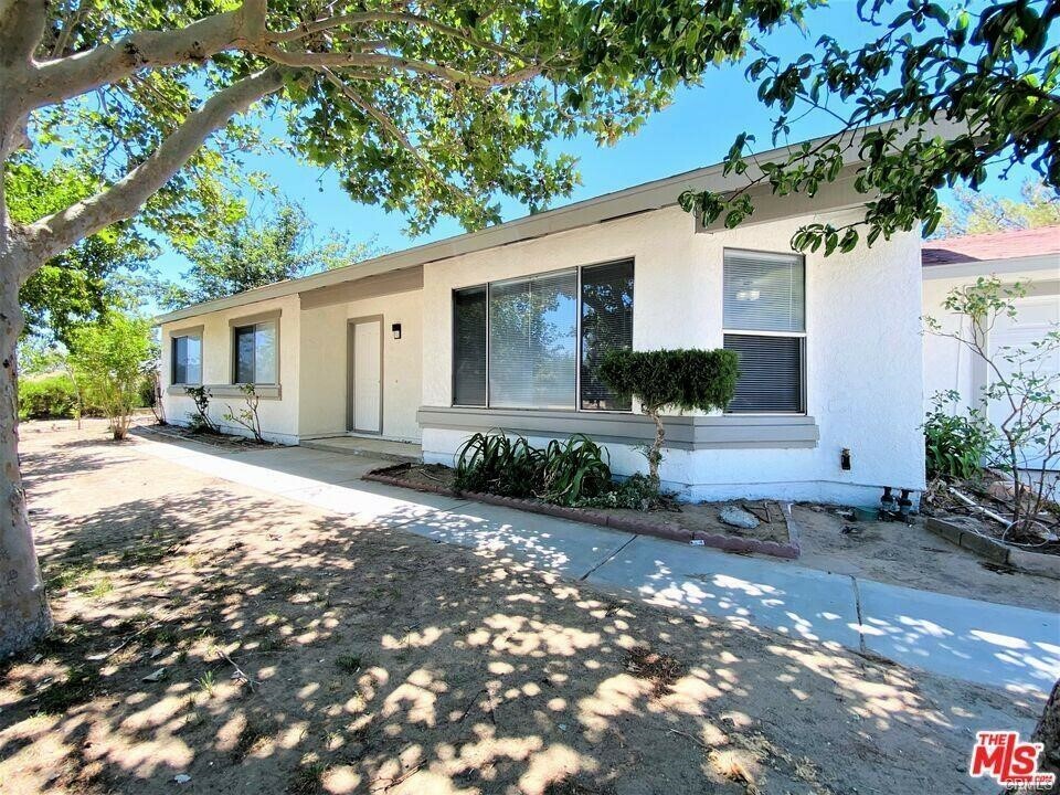 Property Photo:  16716 Stagecoach Avenue  CA 93591 