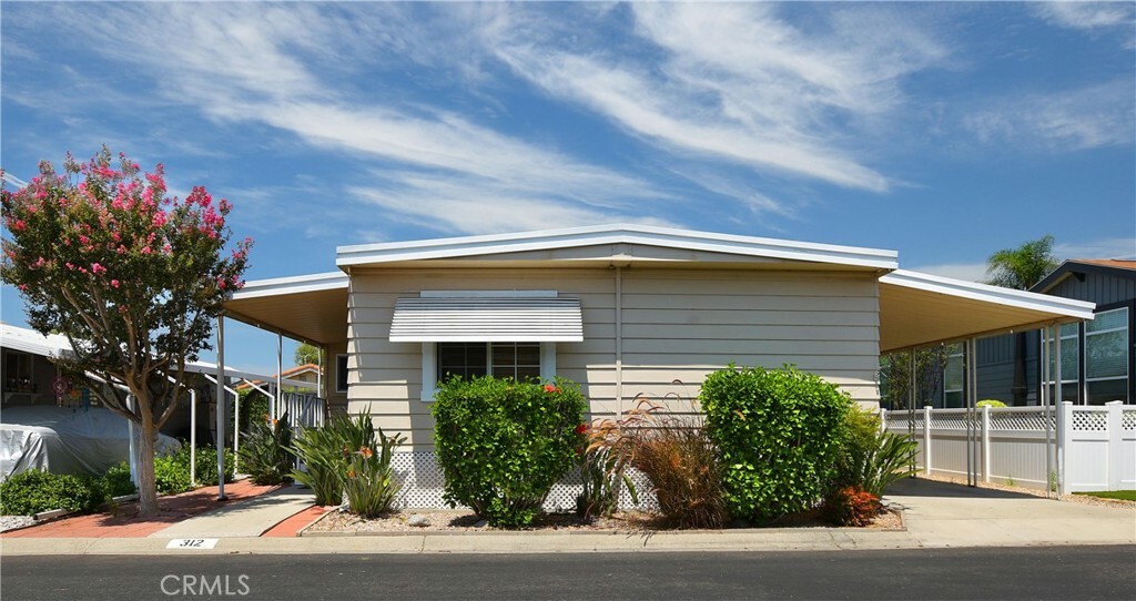 Property Photo:  14851 Jeffery Rd 312  CA 92618 