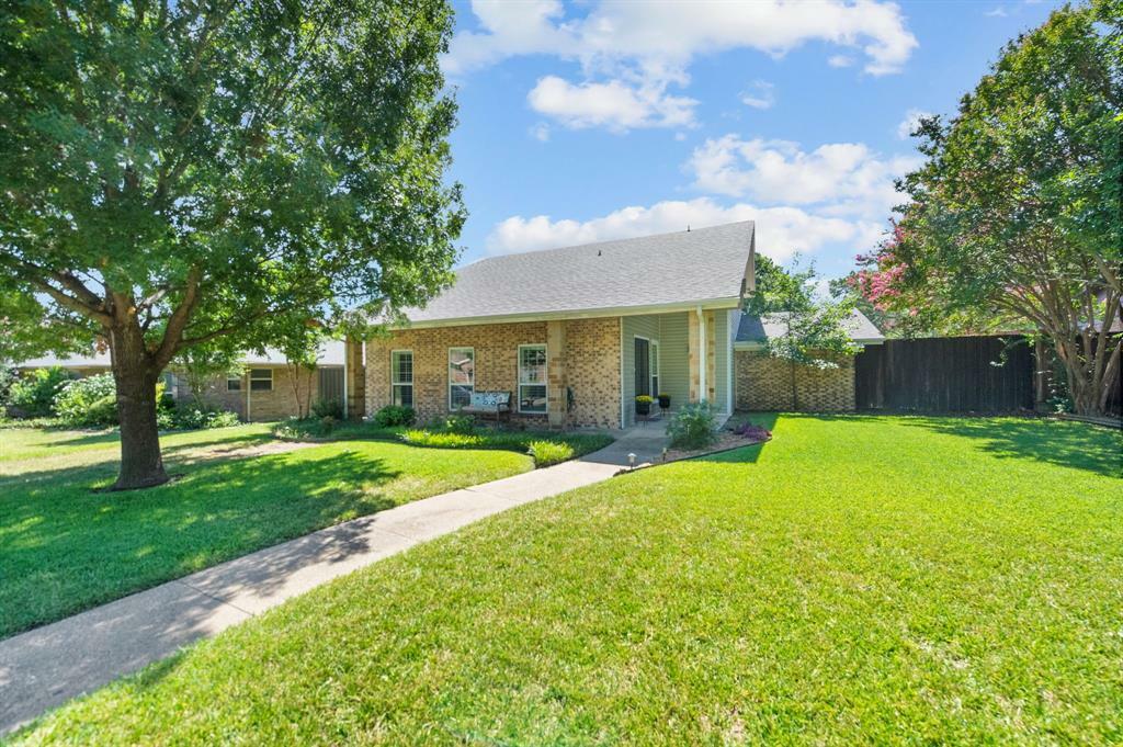 Property Photo:  2710 N Colfax Circle  TX 75075 