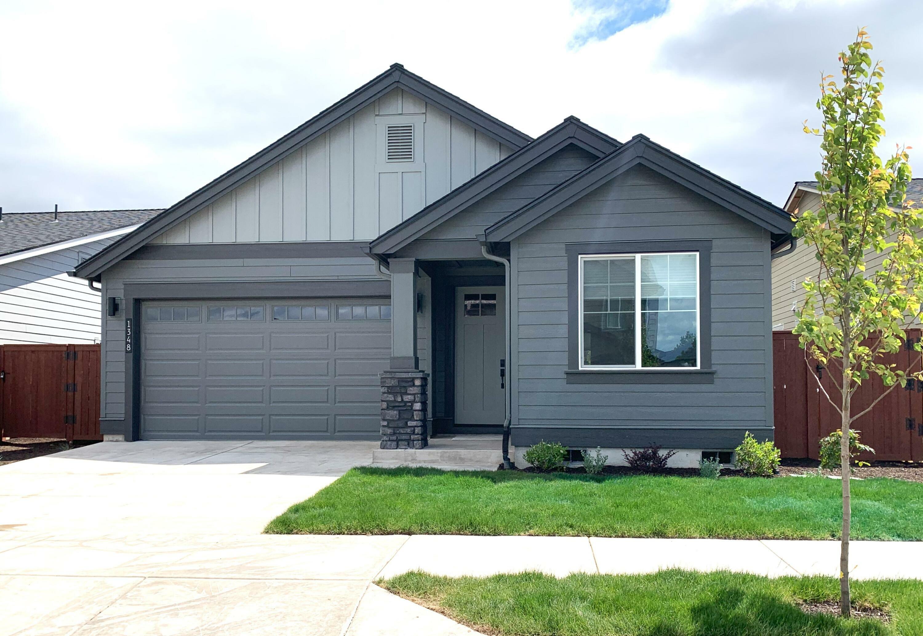 Property Photo:  1348 NE Whistle Way  OR 97754 