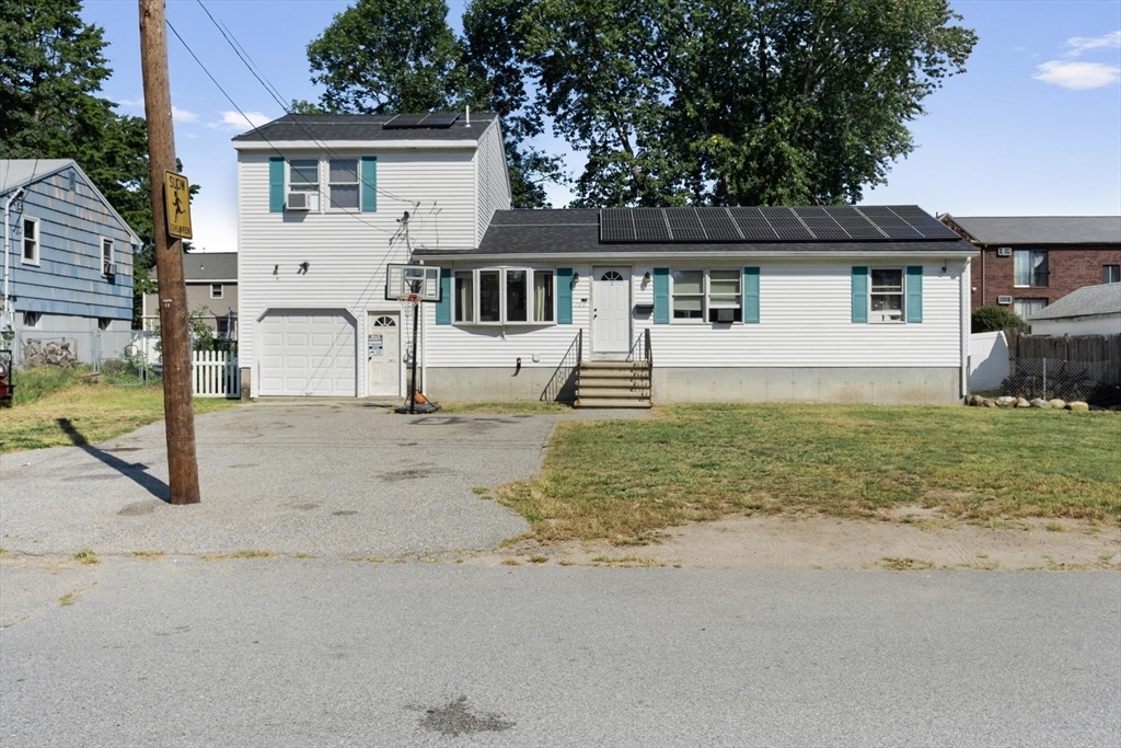 Property Photo:  136 Commonwealth Ave  MA 01852 