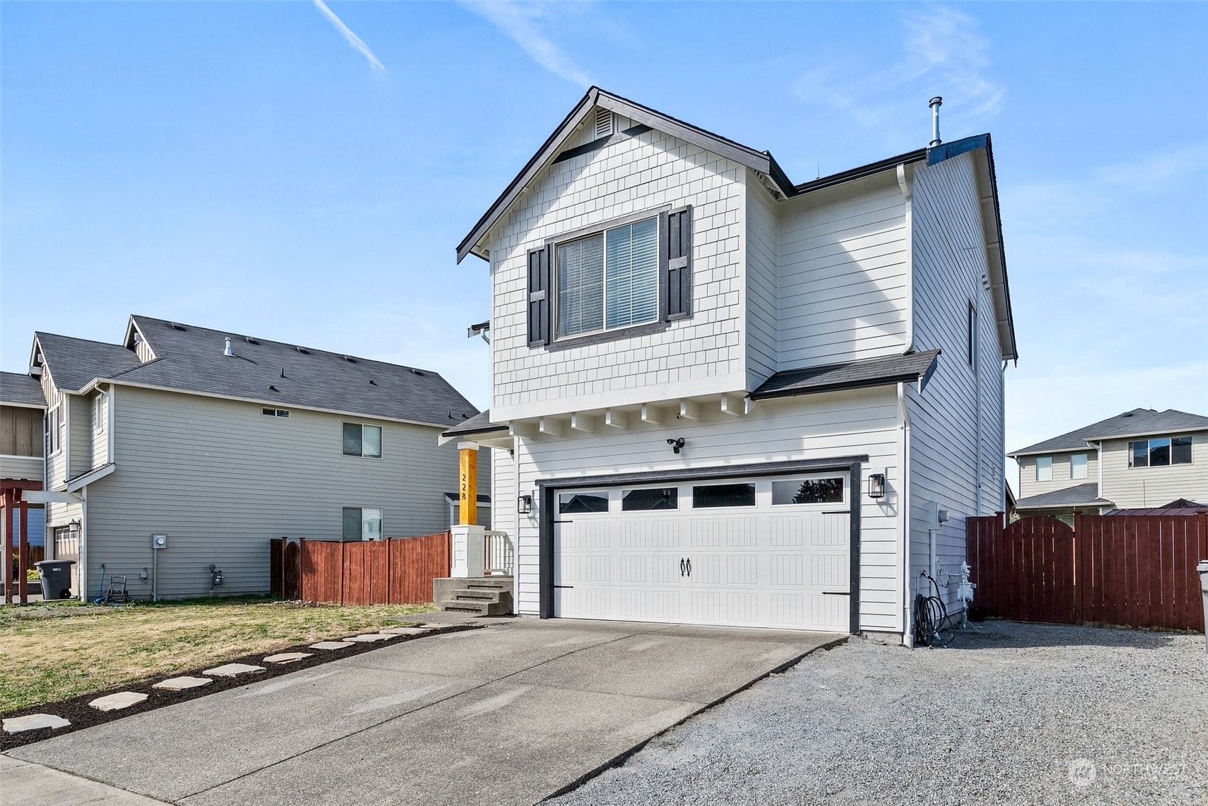 Property Photo:  228 Otter Drive  WA 98047 