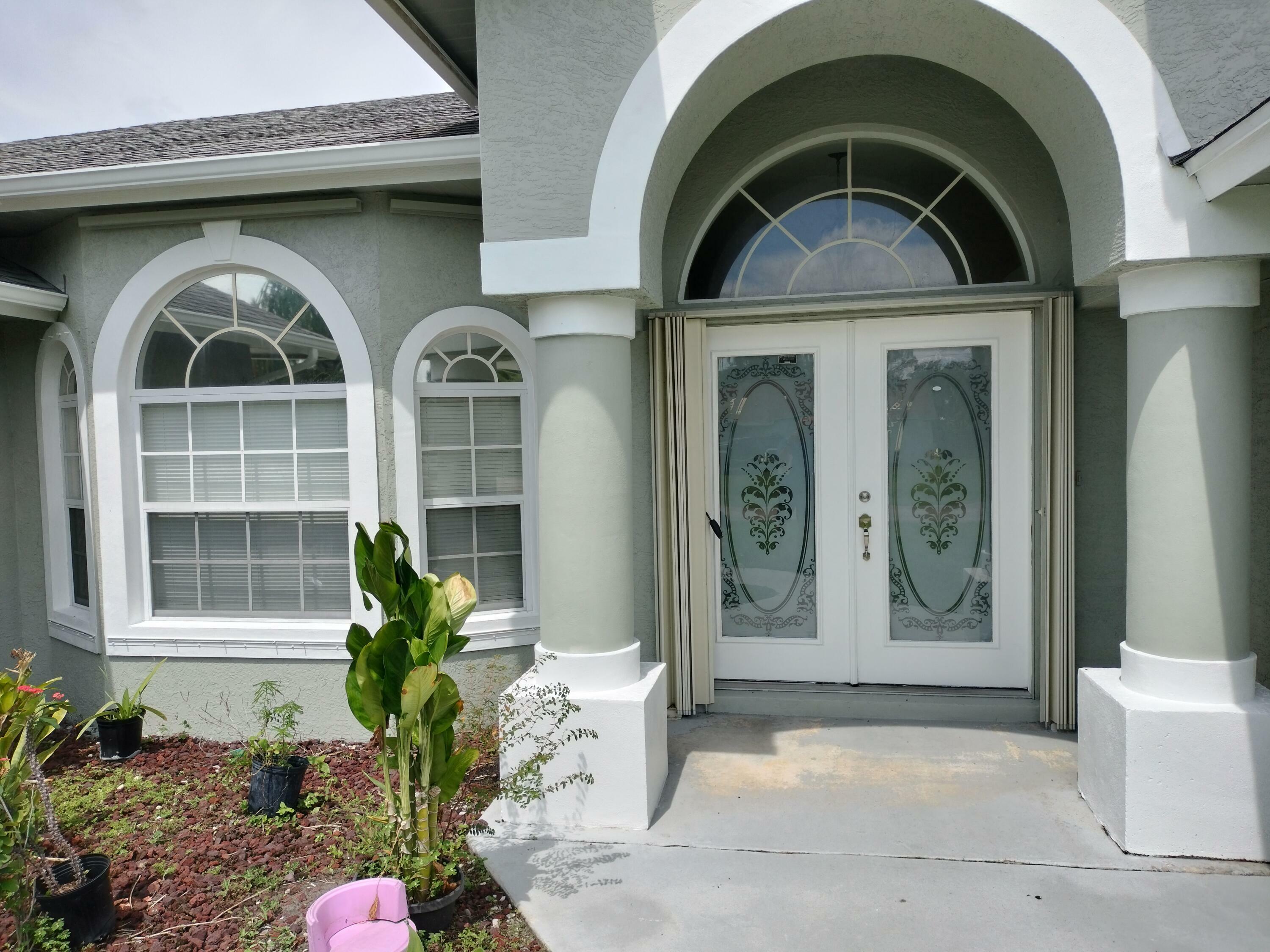 Property Photo:  135 SW Majestic Terrace  FL 34984 