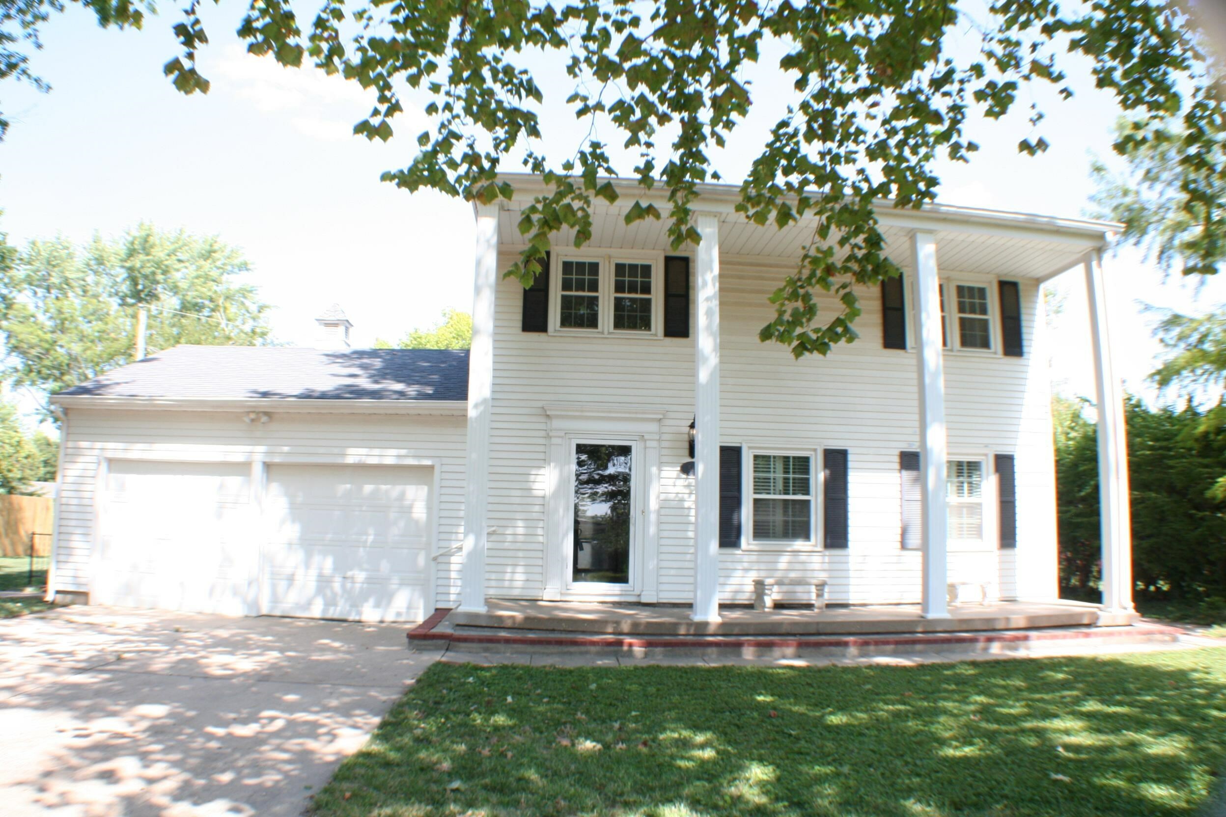 Property Photo:  518 Akron St  KS 67010 